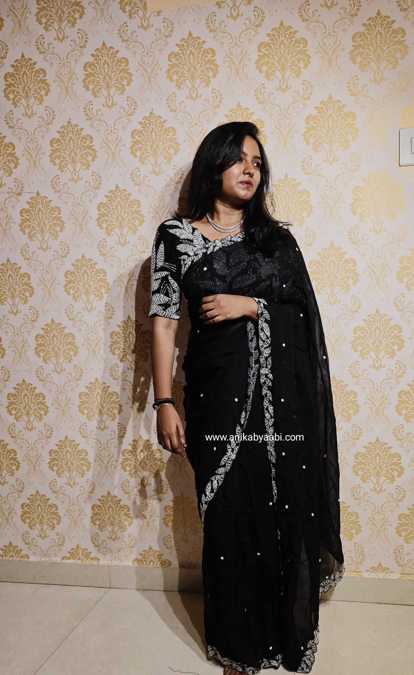 ANIKA LUXE-EBONY SAREE