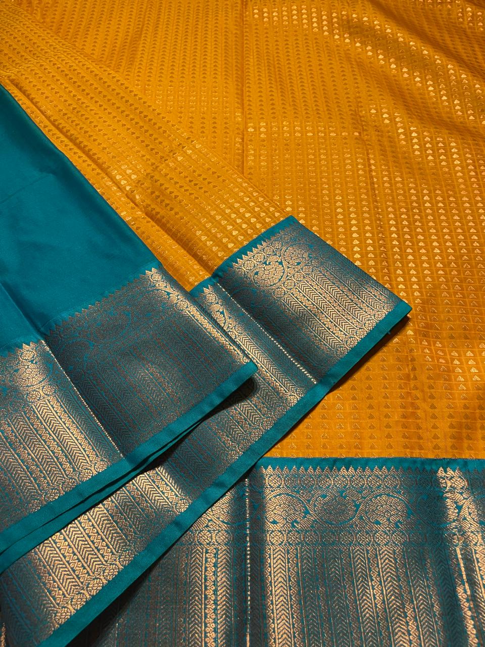 1000 BUTTAS-HONEY YELLOW WITH PEACOCK GREEN