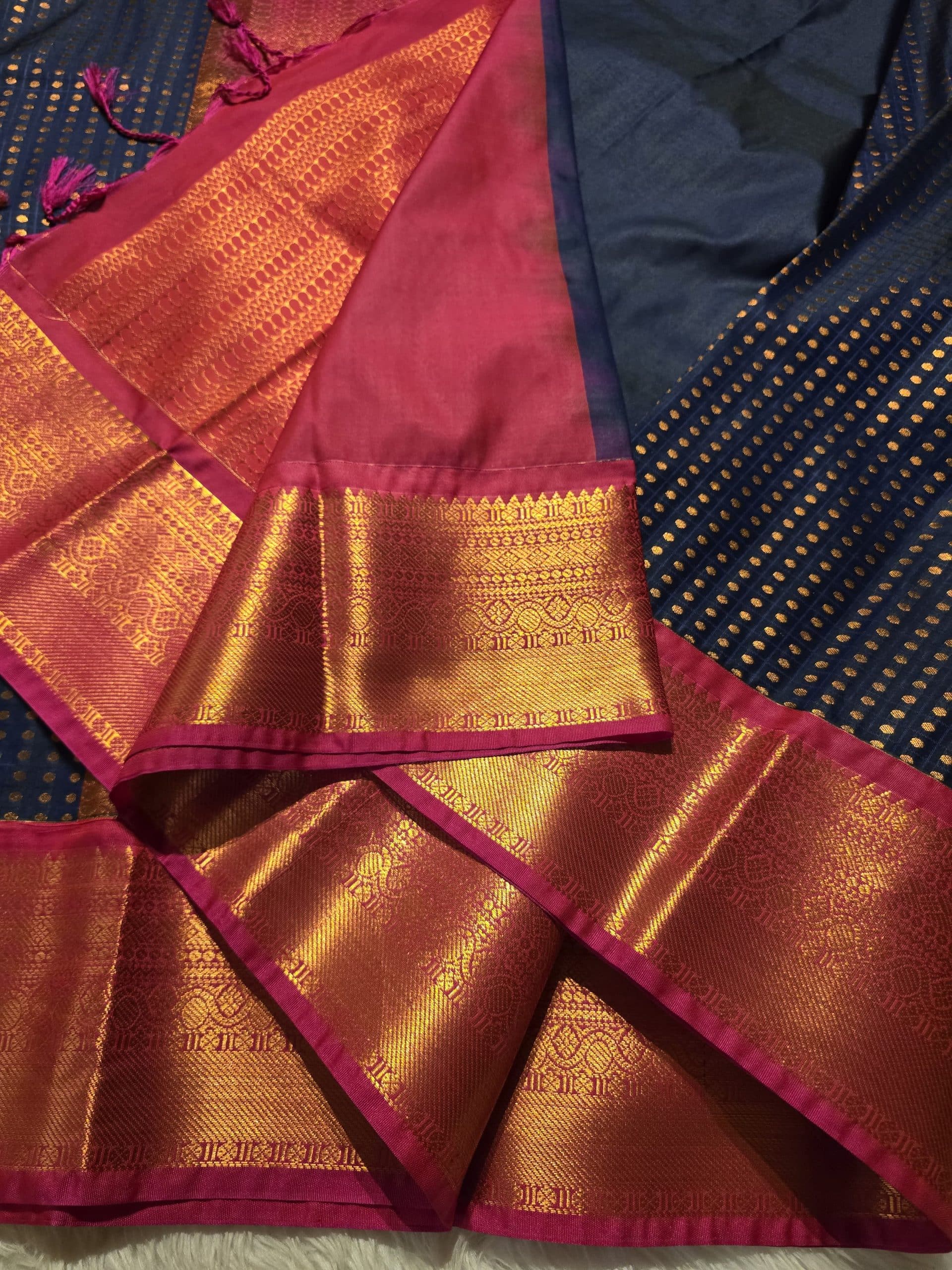 1000 BUTTAS-NEVYBLUE WITH RED