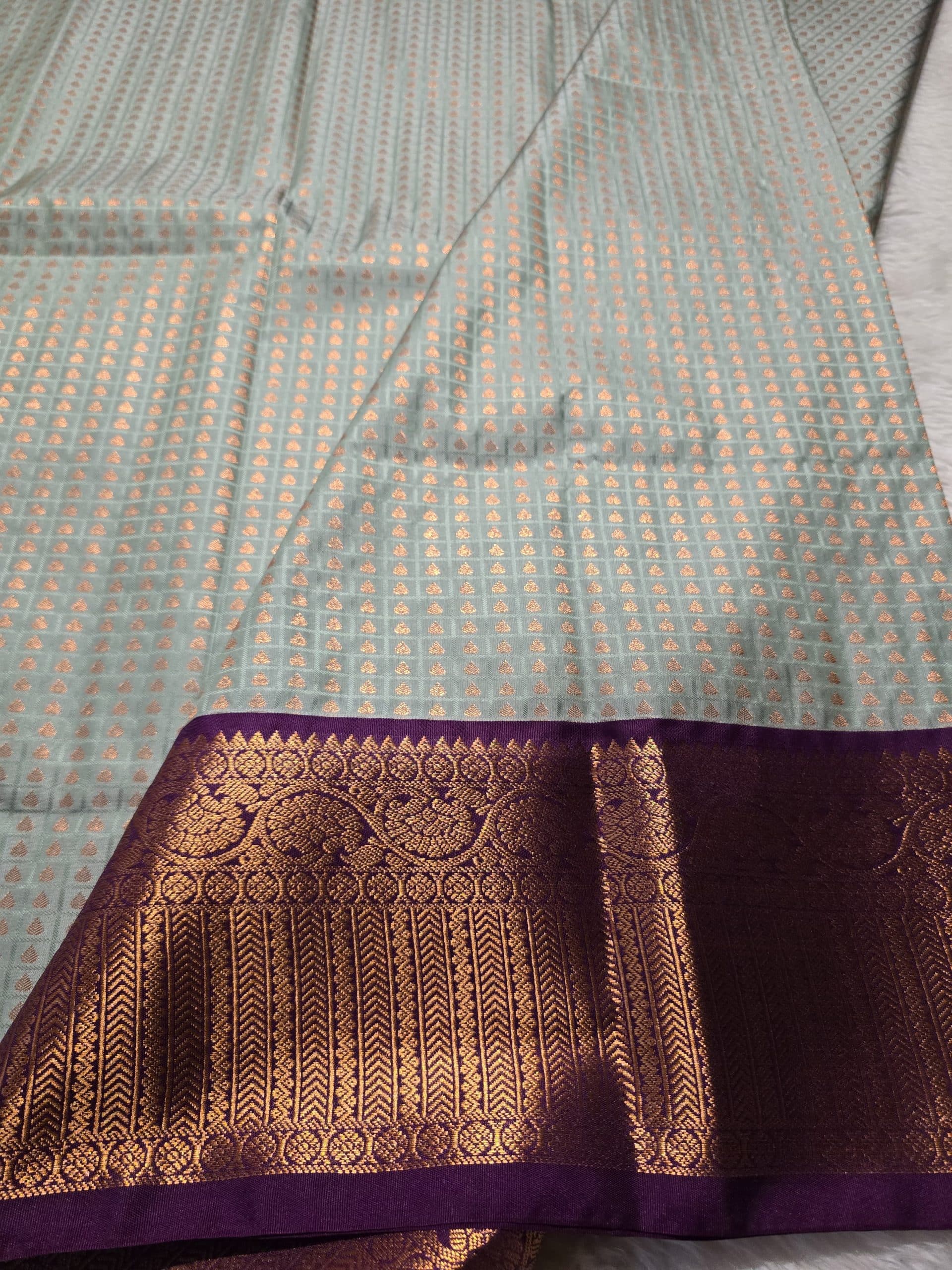 1000 BUTTAS-PASTEL ICEBLUE WITH DARK MAGENTA