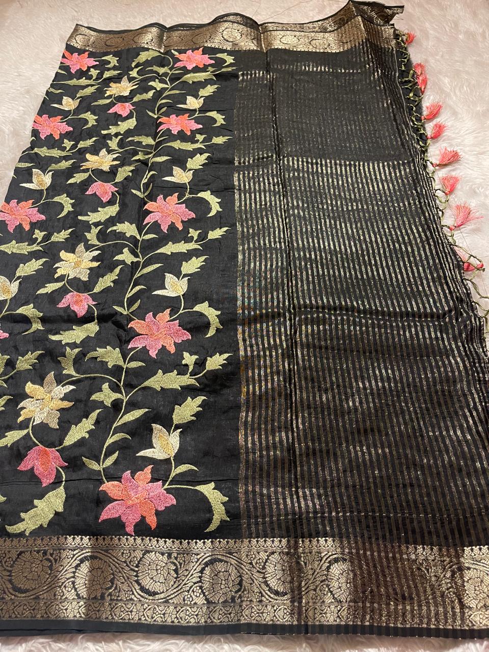 KIRTI-BLACK SAREE