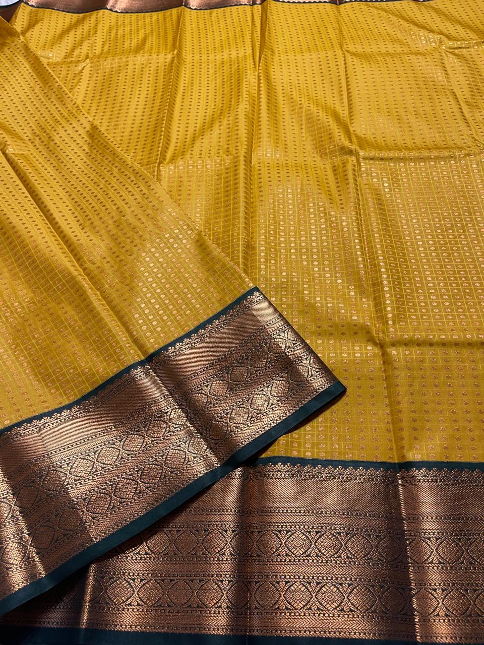 1000 BUTTAS-YELLOW WITH BOTTLE GREEN