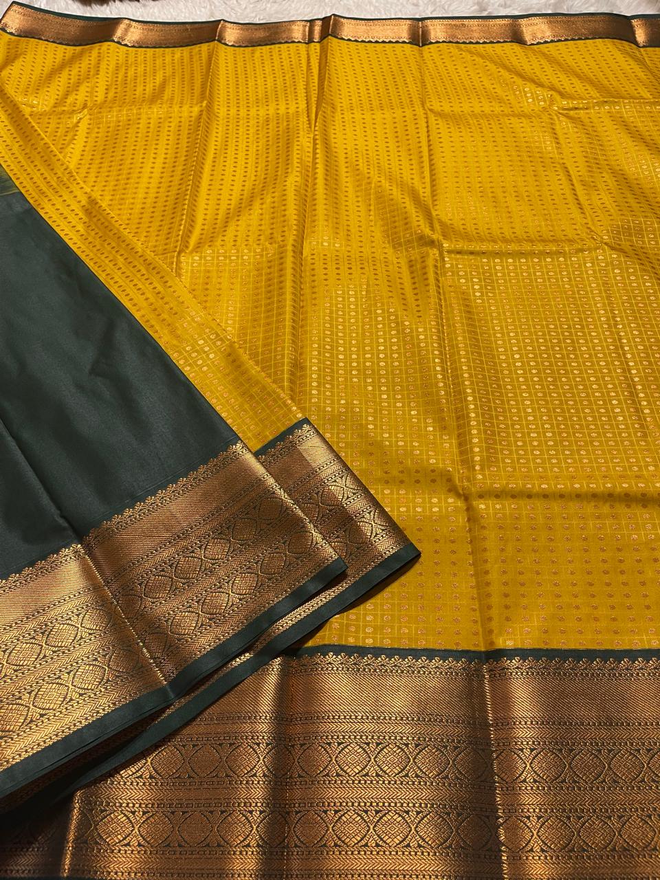 1000 BUTTAS-YELLOW WITH BOTTLE GREEN