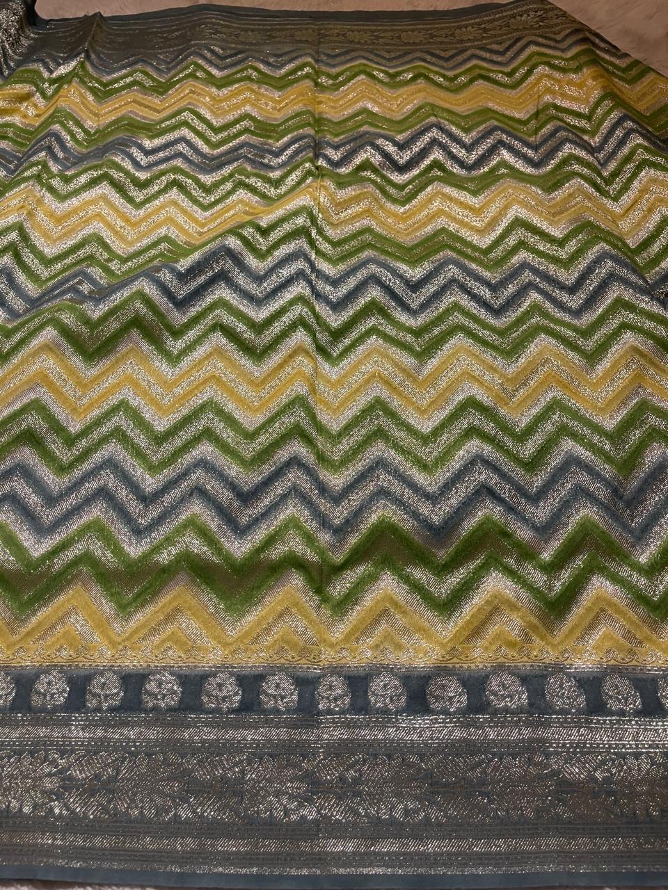 SITA GEORGETTE-GREY DUAL TONE