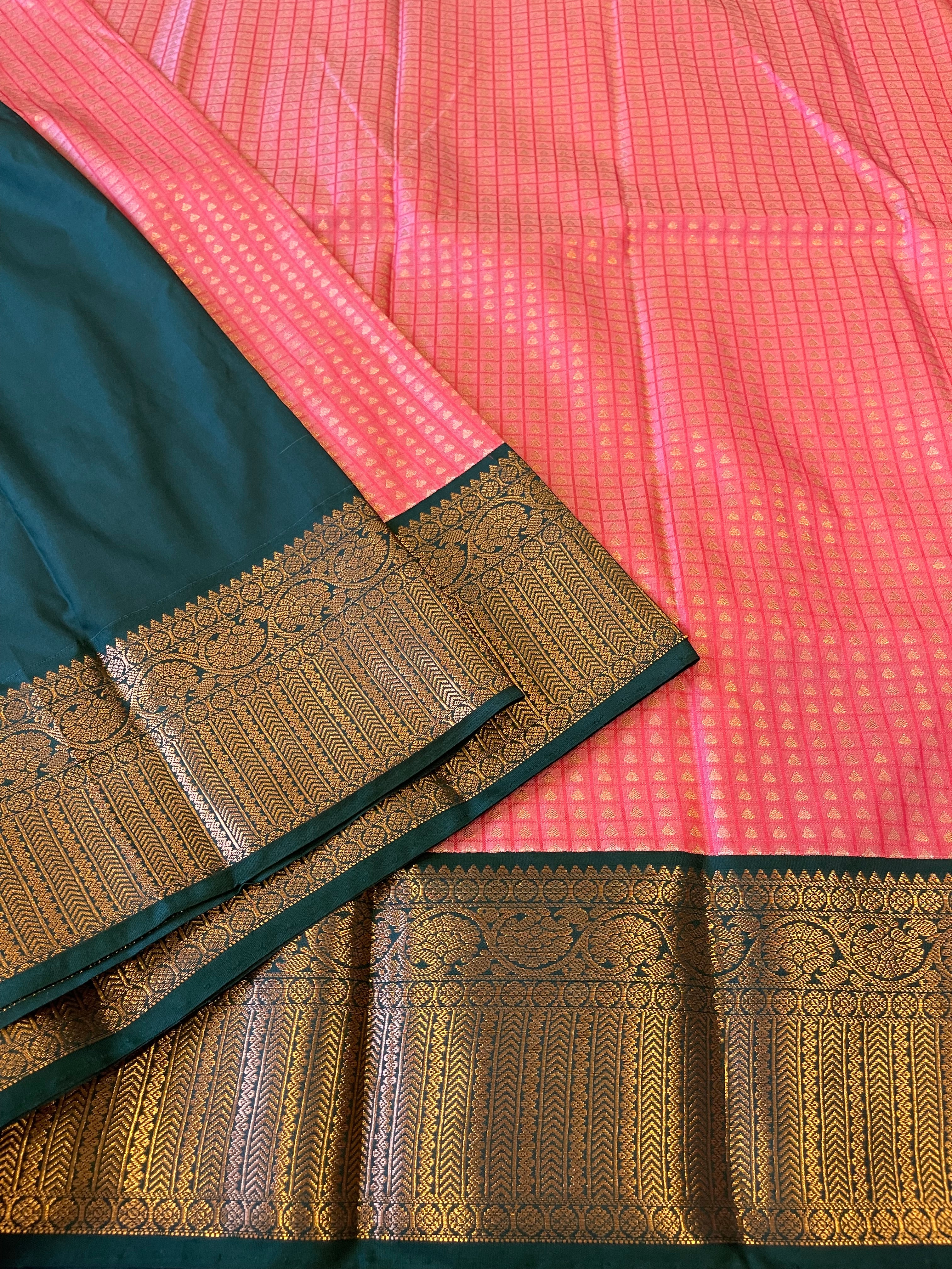 1000 BUTTAS-PEACH WITH BOTTLE GREEN