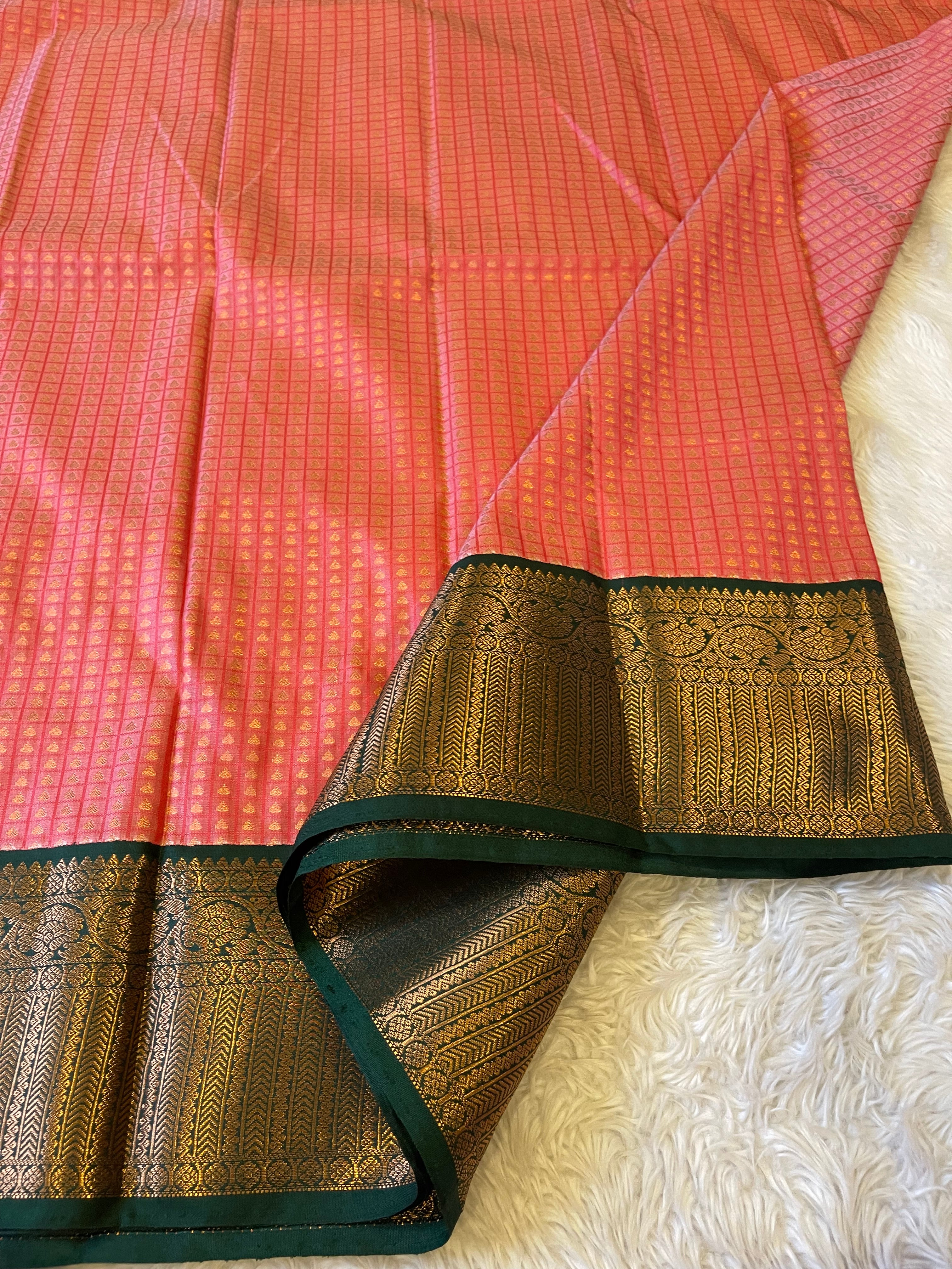 1000 BUTTAS-PEACH WITH BOTTLE GREEN