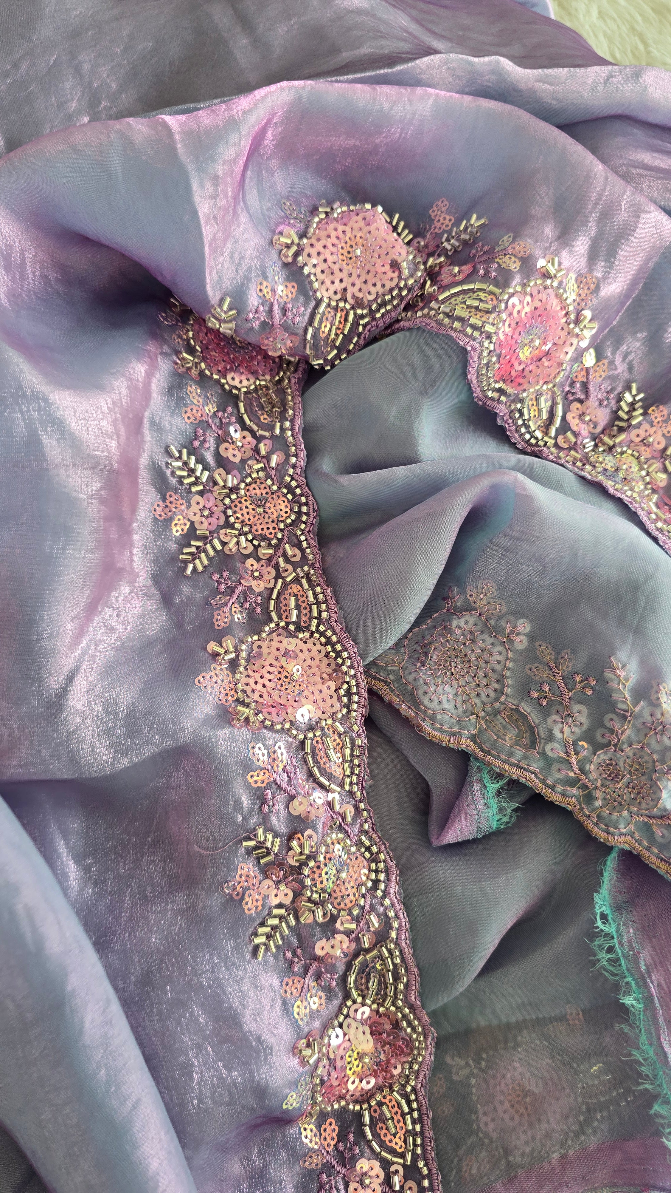 RADHIYA-DUAL TONE GRAY SAREE