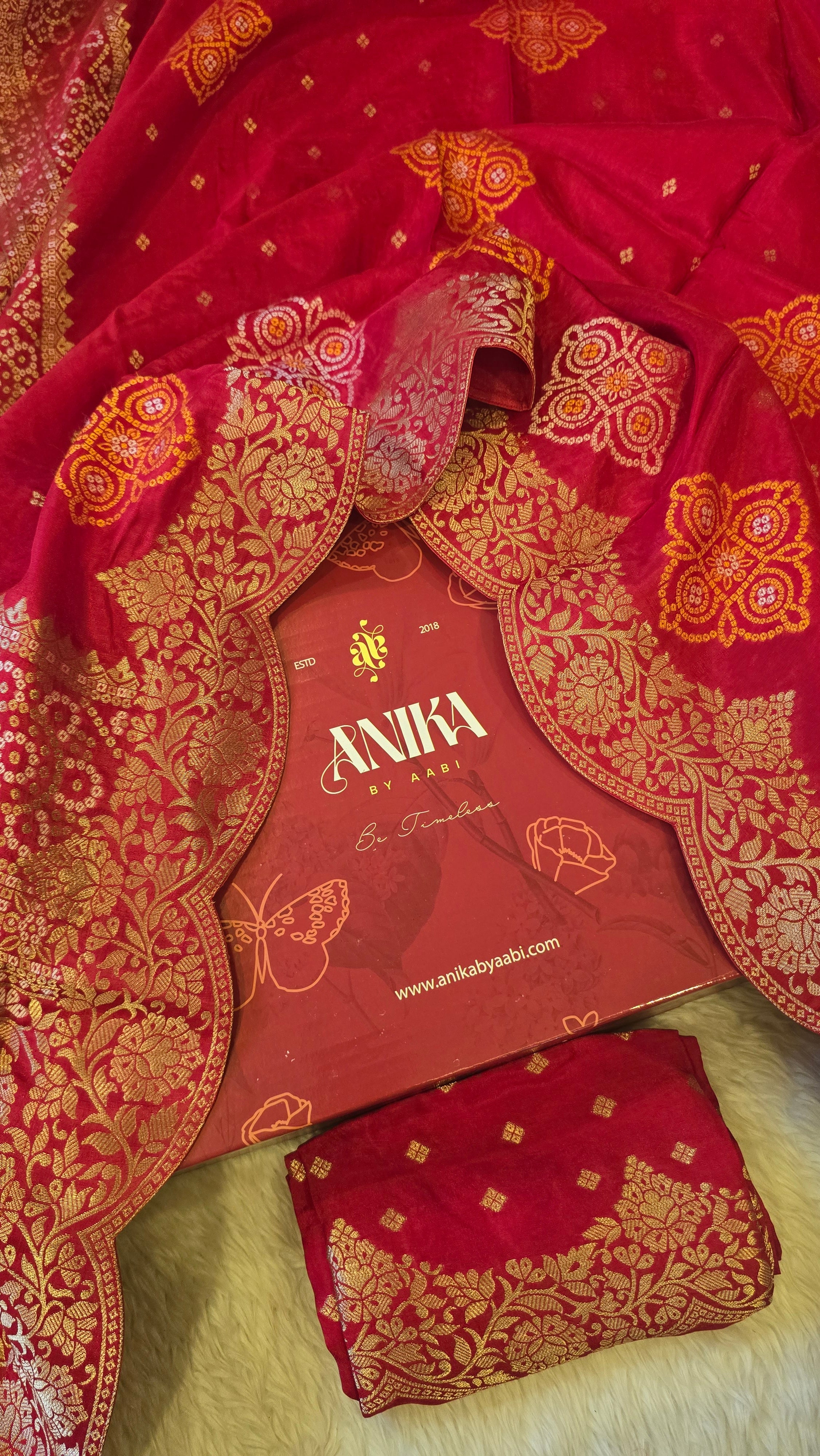 SCALLOP RED - EXCLUSIVE DESIGNER SAREE