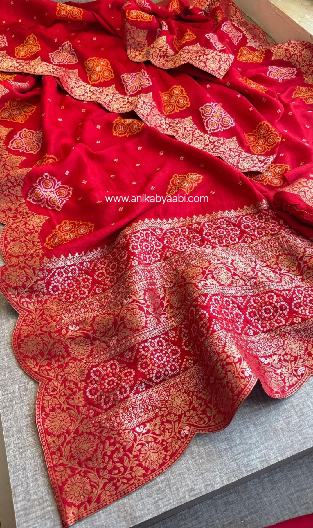 SCALLOP RED - EXCLUSIVE DESIGNER SAREE