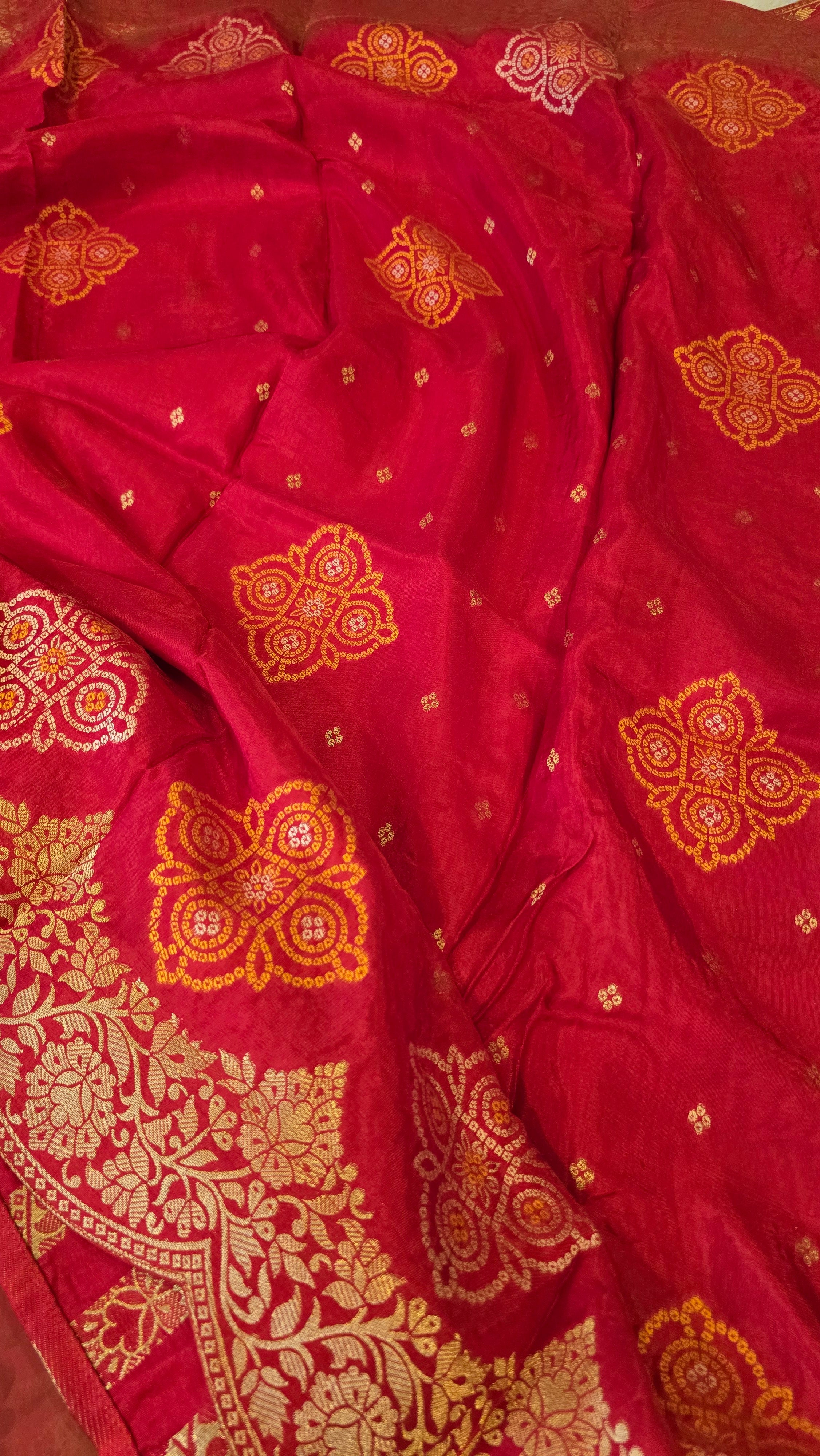 SCALLOP RED - EXCLUSIVE DESIGNER SAREE