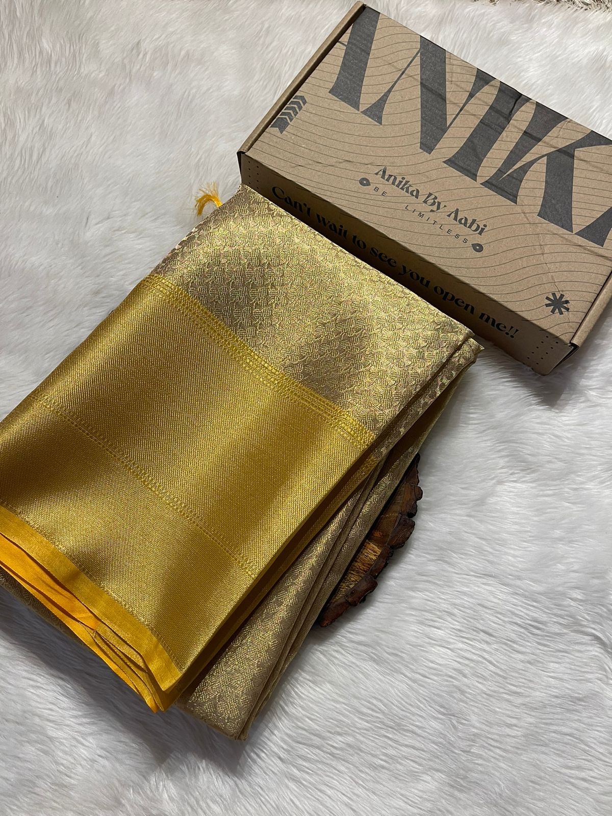 GOLDEN CLOVER SAREE