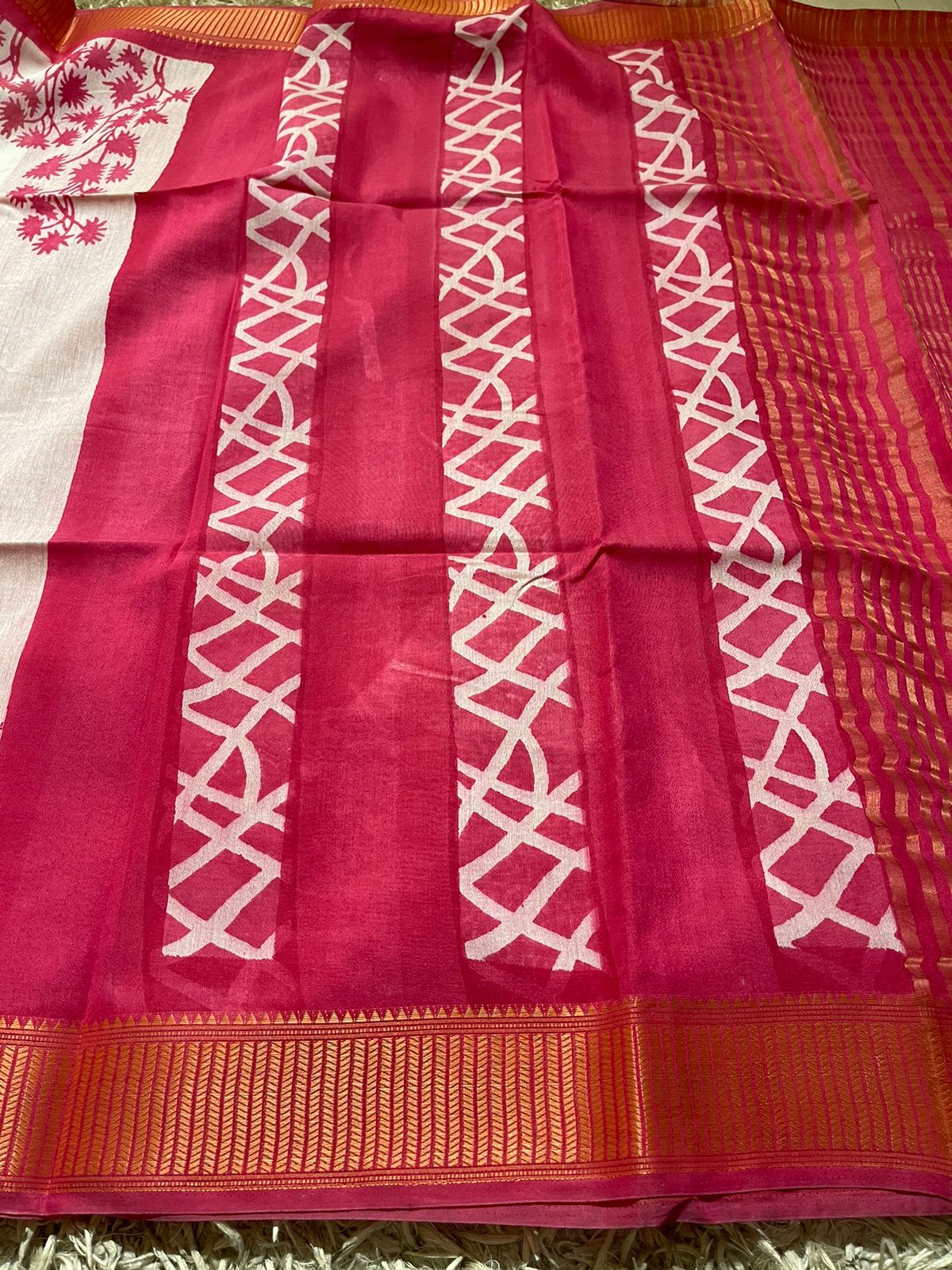 VIHA - WHITE WITH BABYPINK SAREE