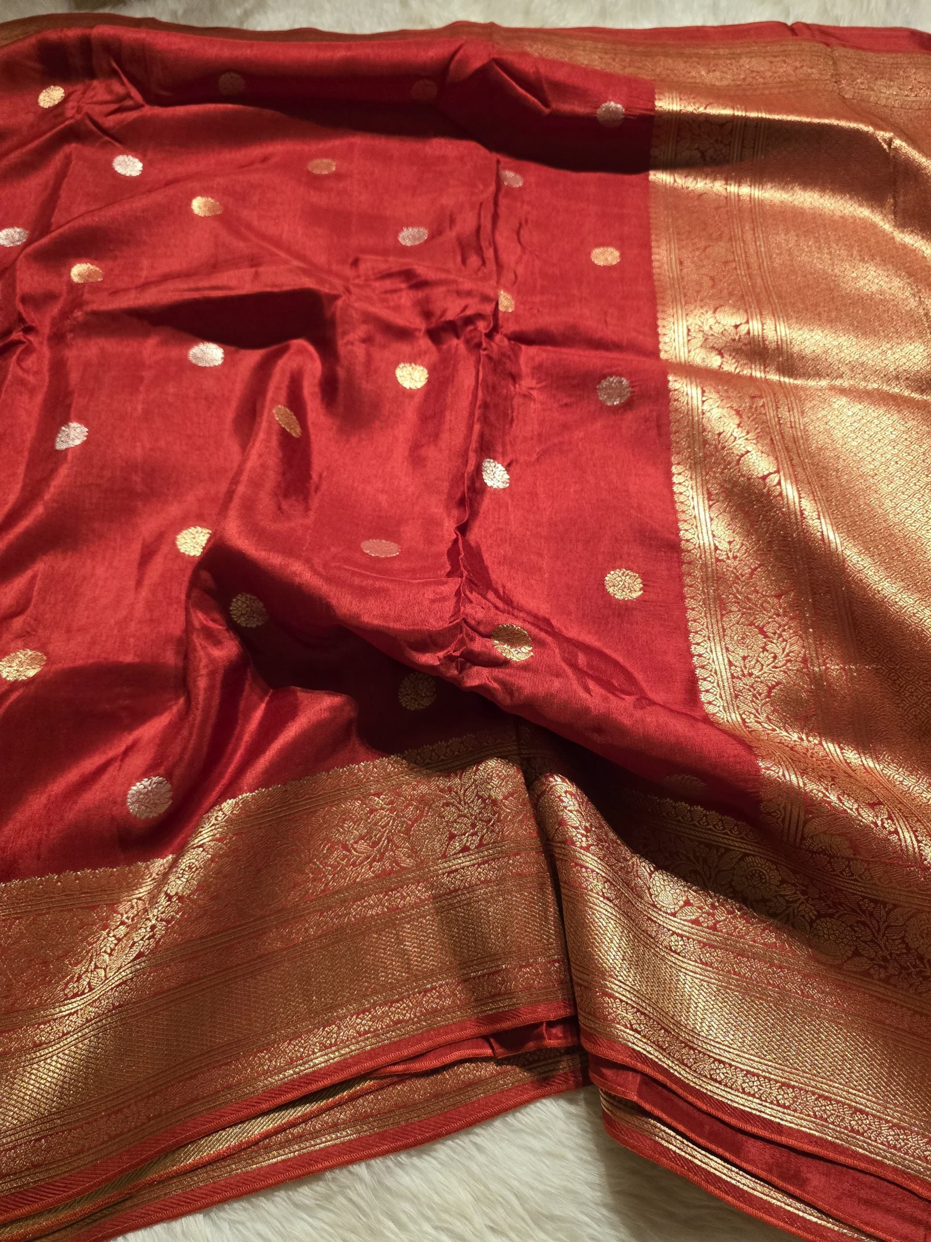 VINTAGE BANARASI-RED SAREE