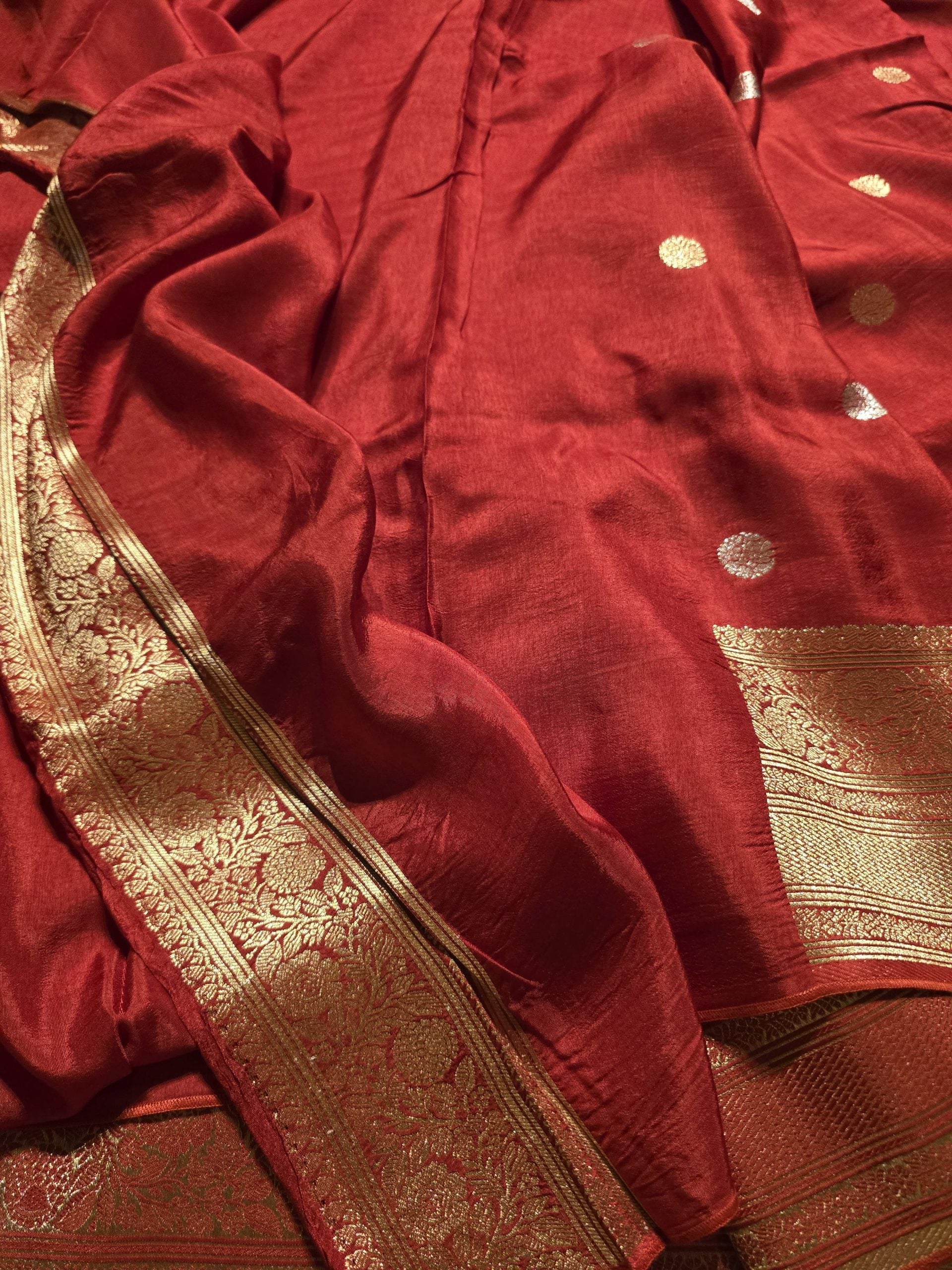 VINTAGE BANARASI-RED SAREE
