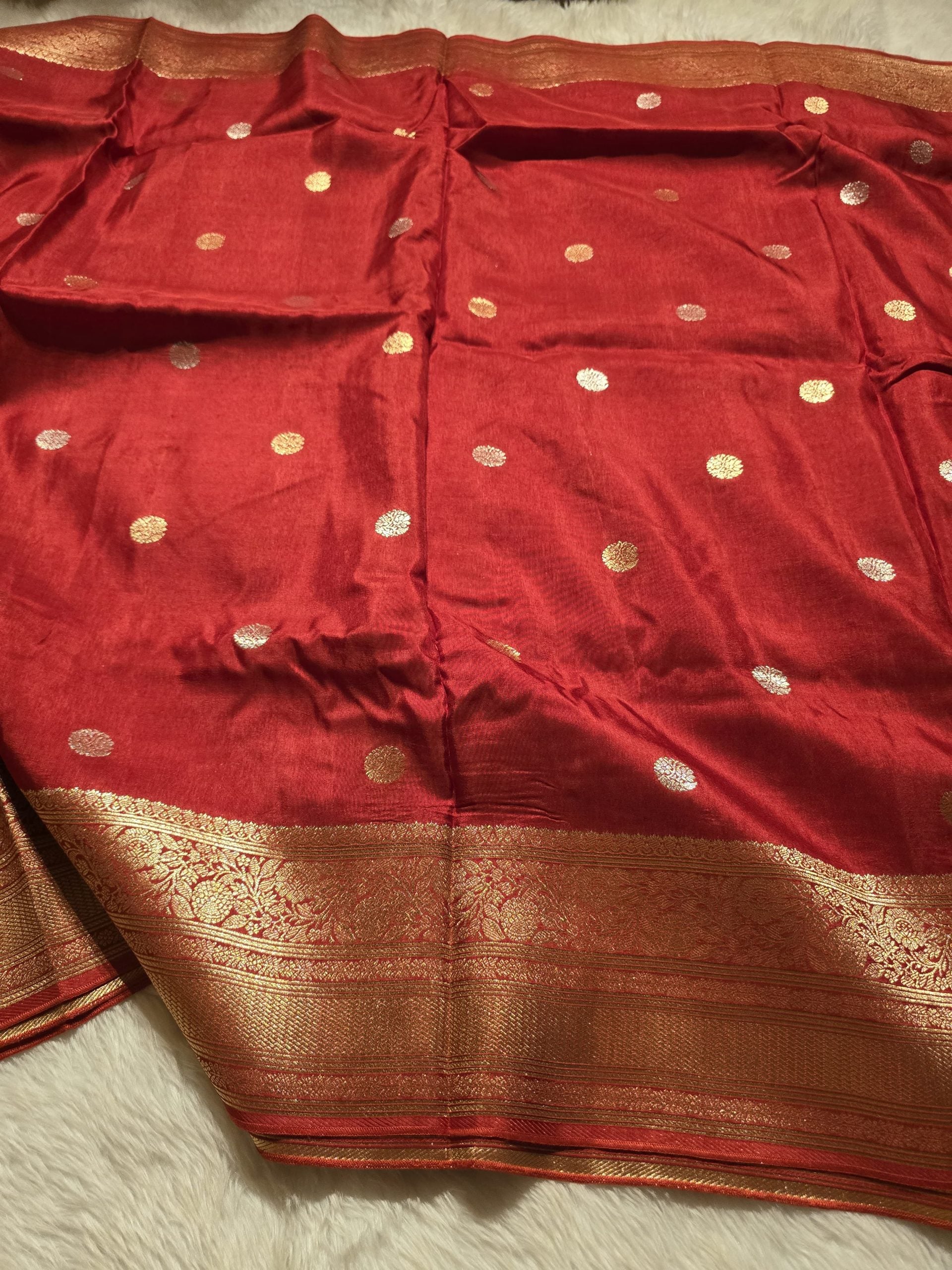 VINTAGE BANARASI-RED SAREE