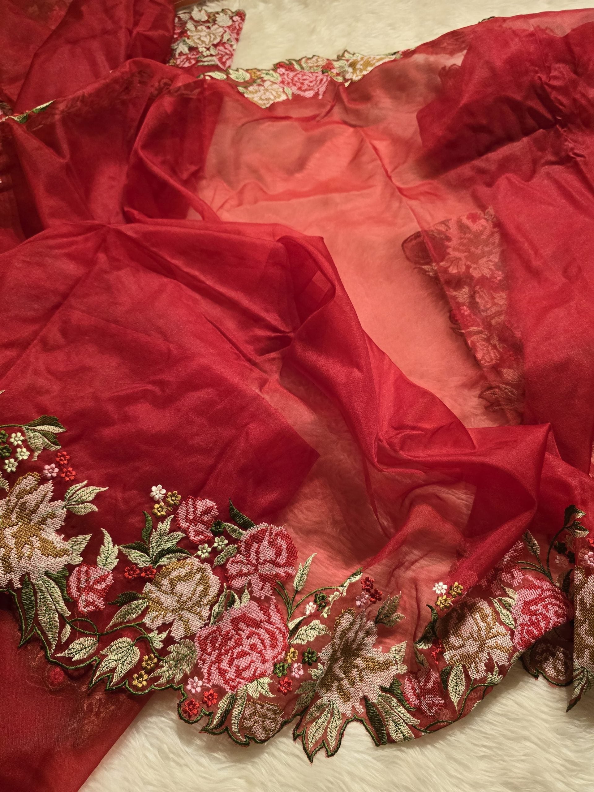 ORGANZA-RED DUAL ROSE