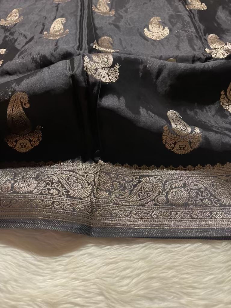 NIRA-BLACK SAREE