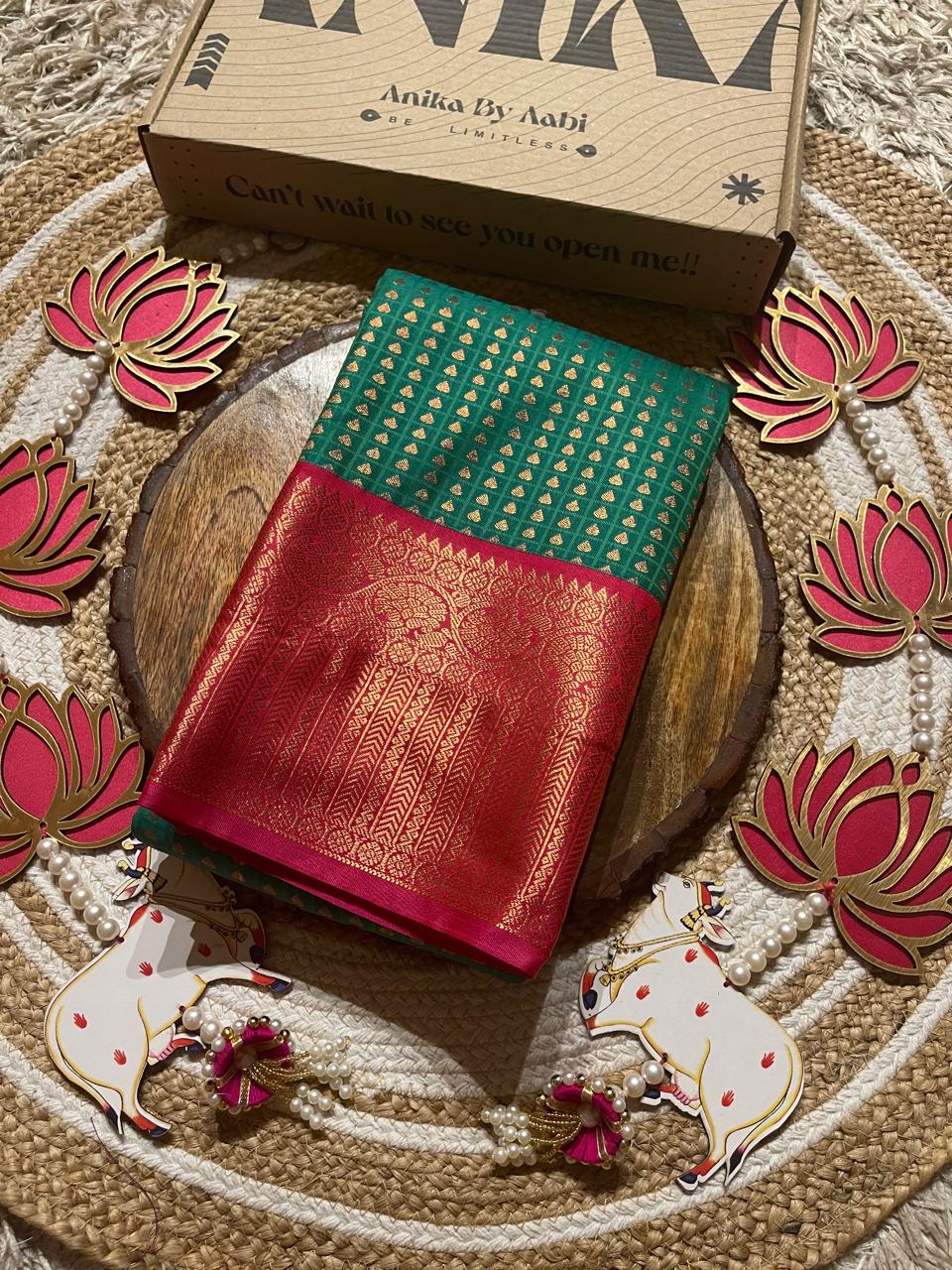 1000 BUTTAS-DARK GREEN WITH PINK