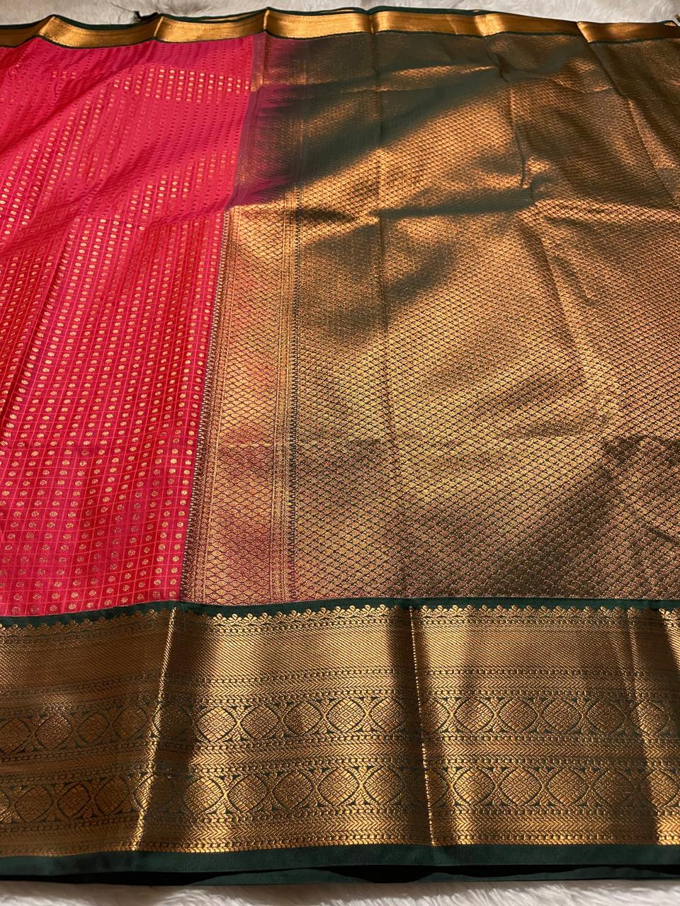 1000 BUTTAS-DARK PEACH WITH BOTTLE GREEN