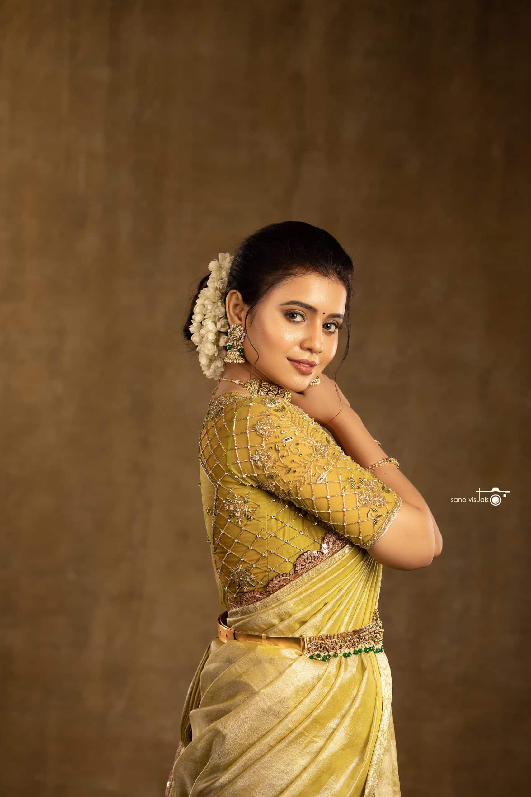 THRITHI-DUAL TONE GOLDEN GREEN SAREE