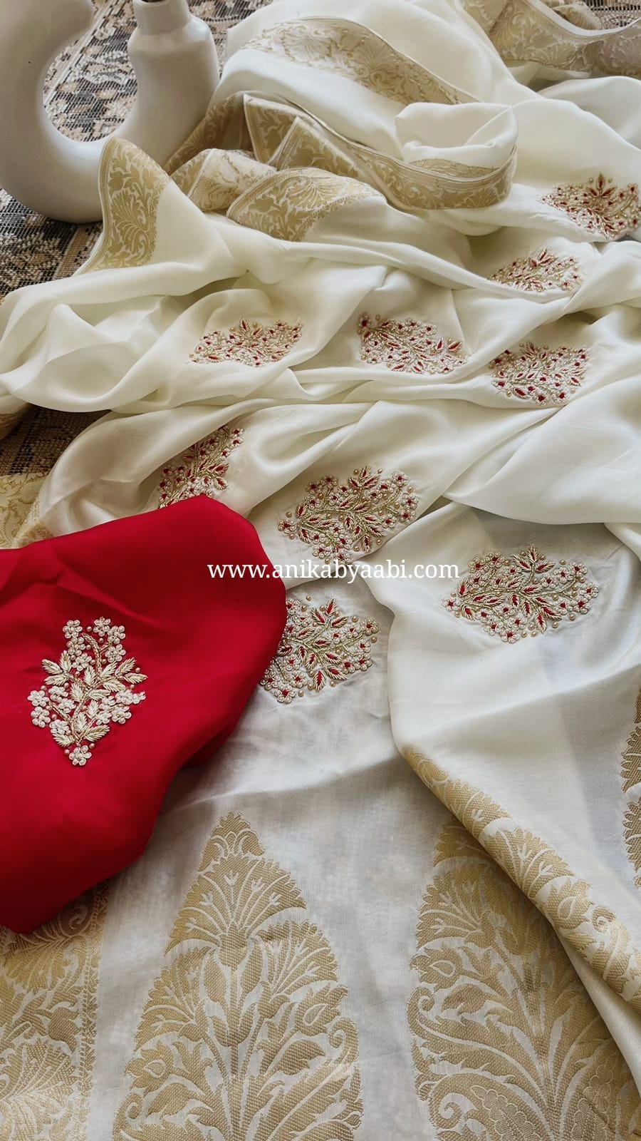 ONAM SERIES-TANVI HALFWHITE SAREE