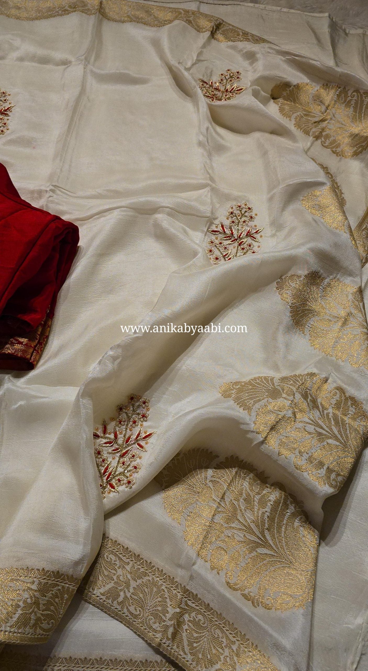 ONAM SERIES-TANVI HALFWHITE SAREE