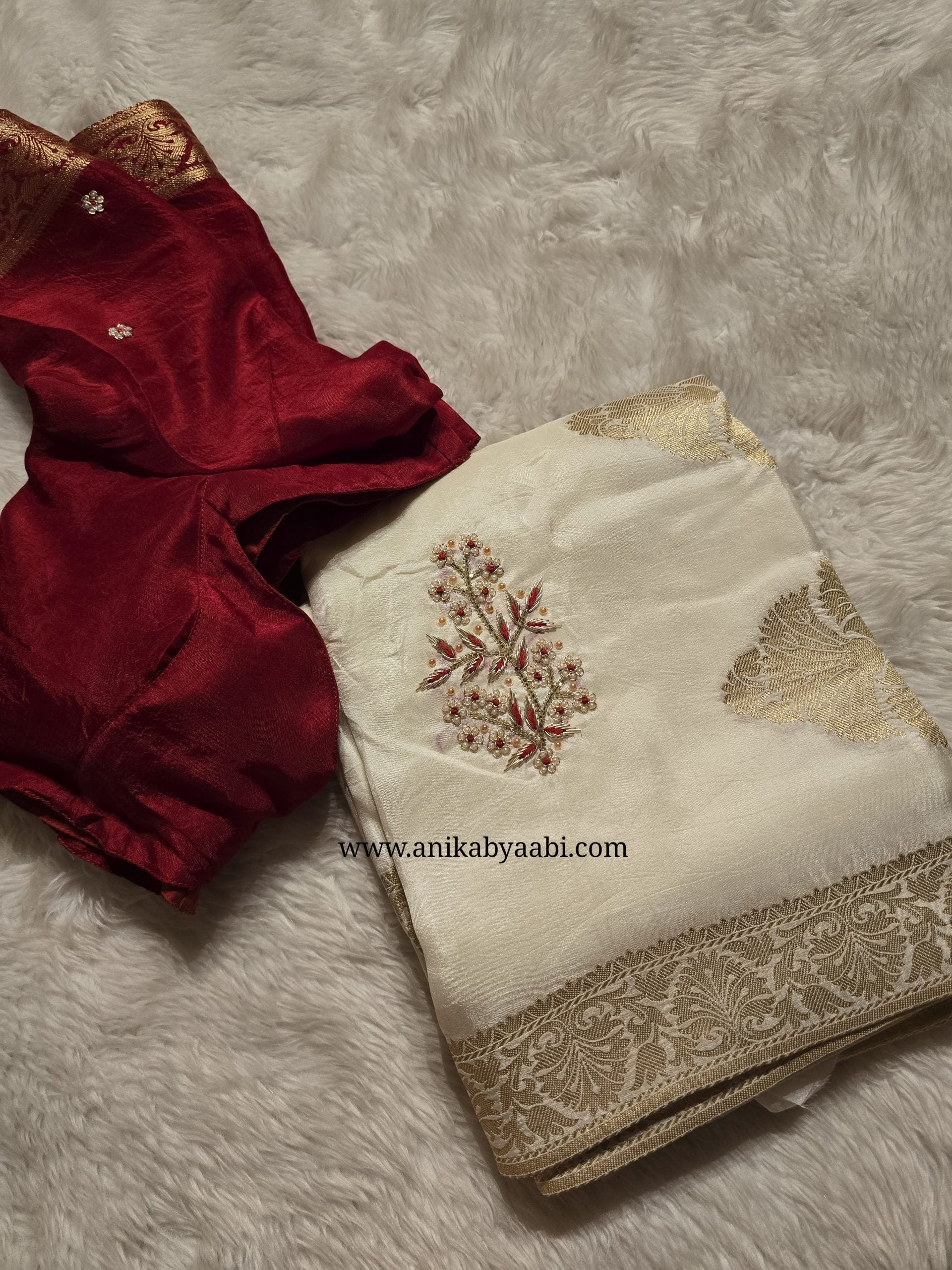 ONAM SERIES-TANVI HALFWHITE SAREE