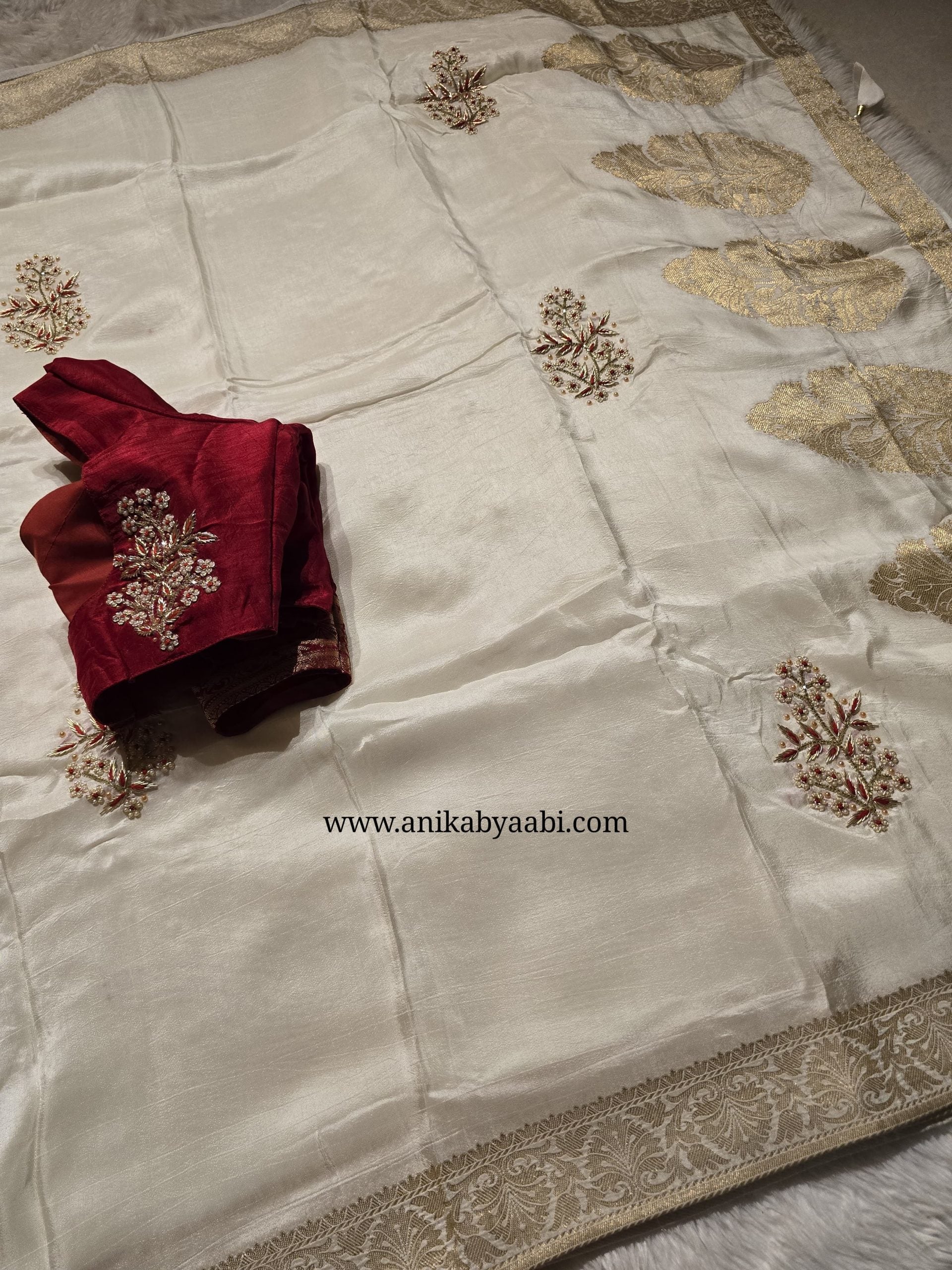 ONAM SERIES-TANVI HALFWHITE SAREE