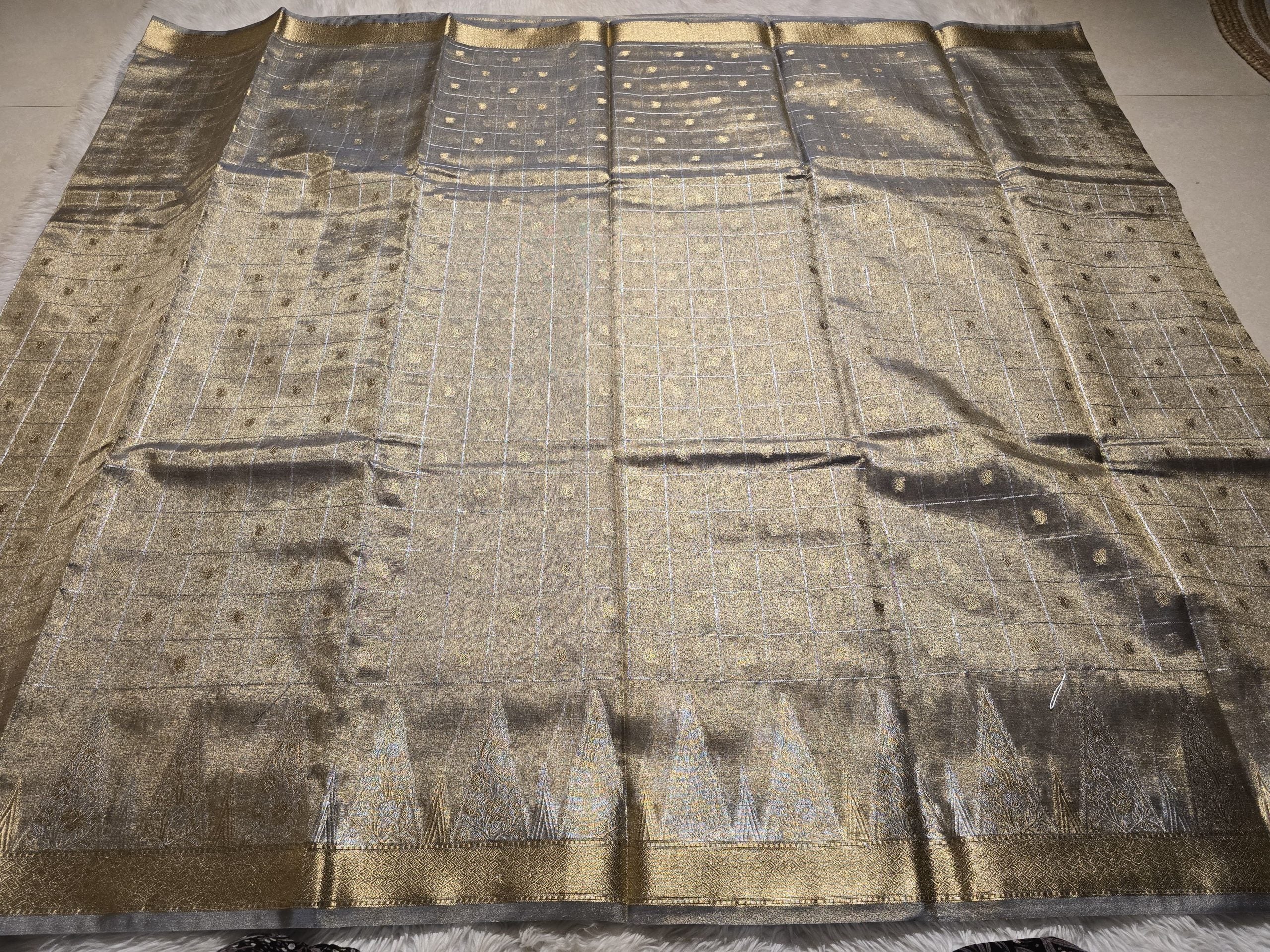 RADHI CHECKS-PASTEL GRAY SAREE
