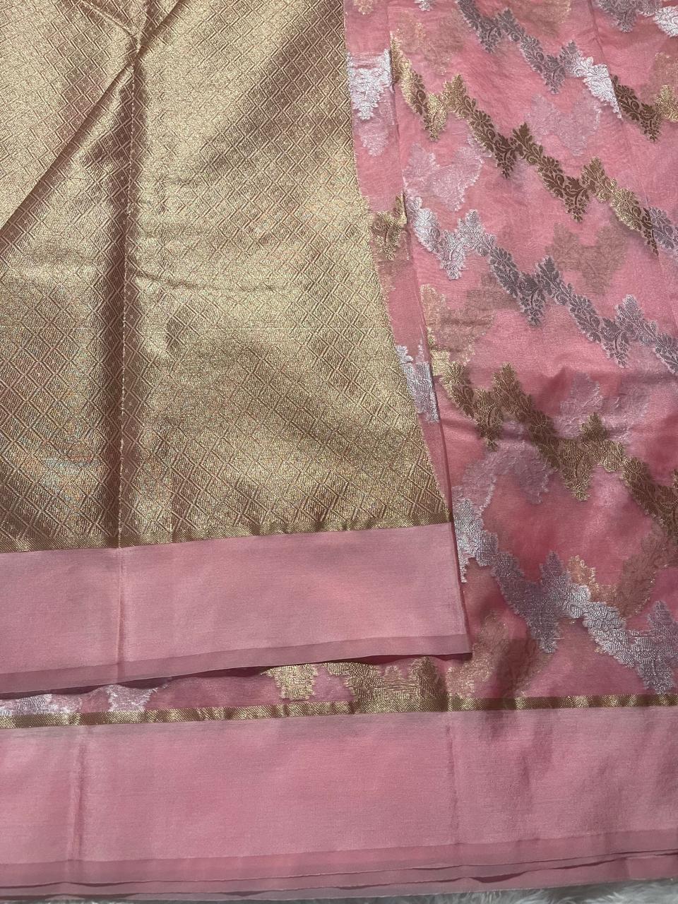 AURA -CROSSANDRA/KANAKABARAM SAREE