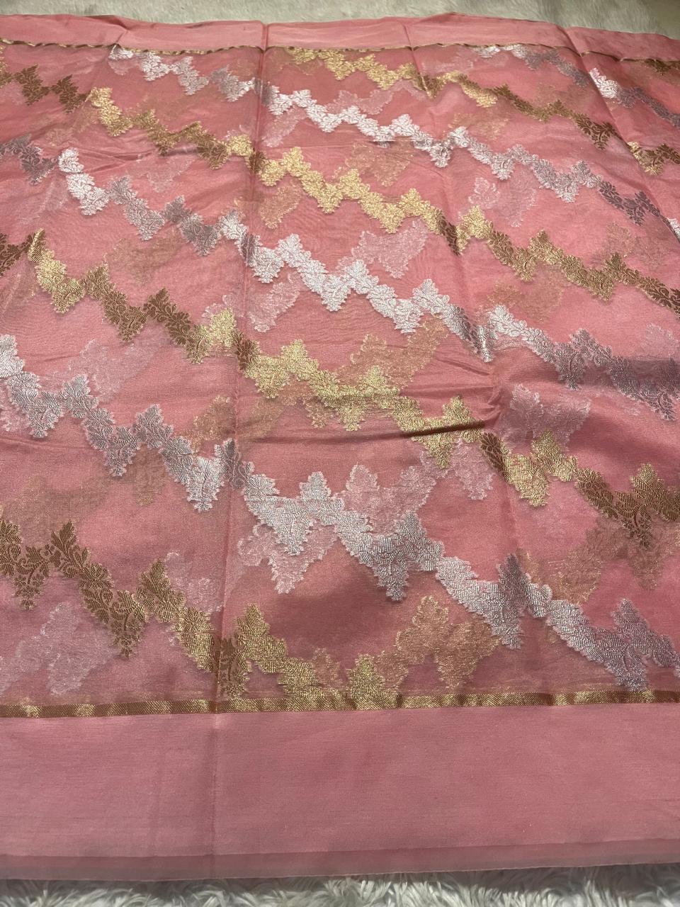 AURA -CROSSANDRA/KANAKABARAM SAREE
