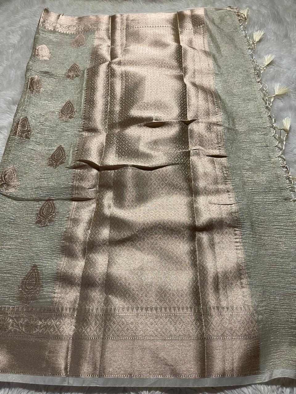 CRUSH MOTIF-HALF WHITE SAREE