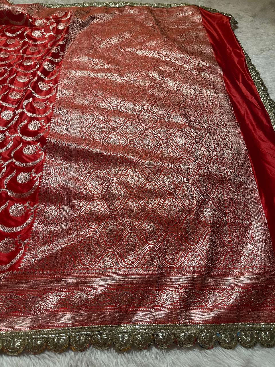 MUSHRO LACE-RED SAREE
