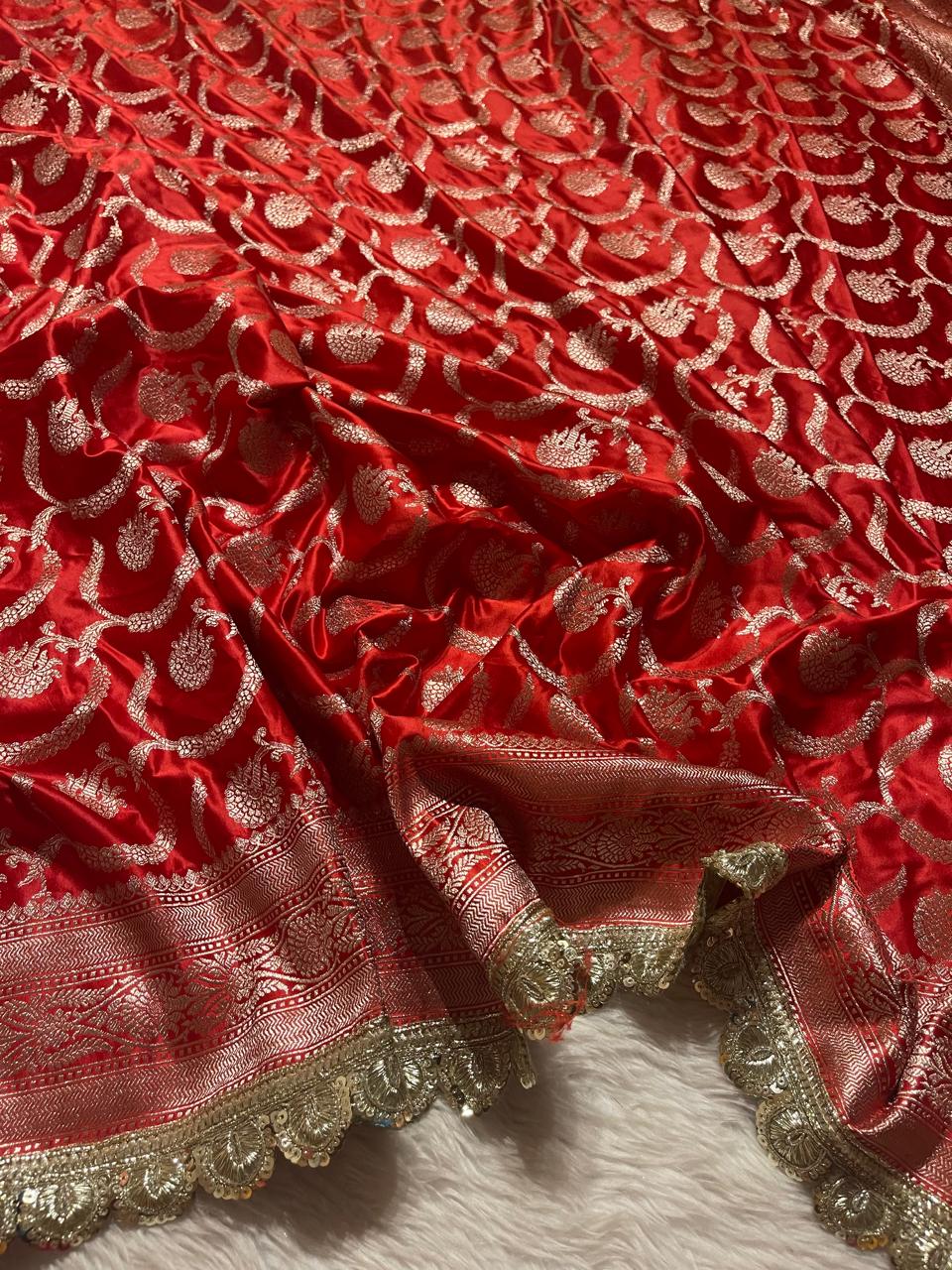 MUSHRO LACE-RED SAREE