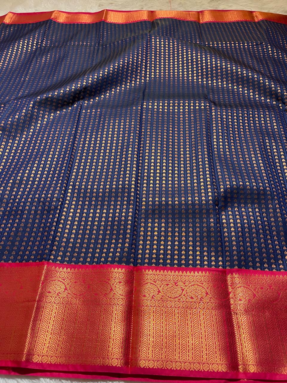 1000 BUTTAS-NAVYBLUE WITH RED