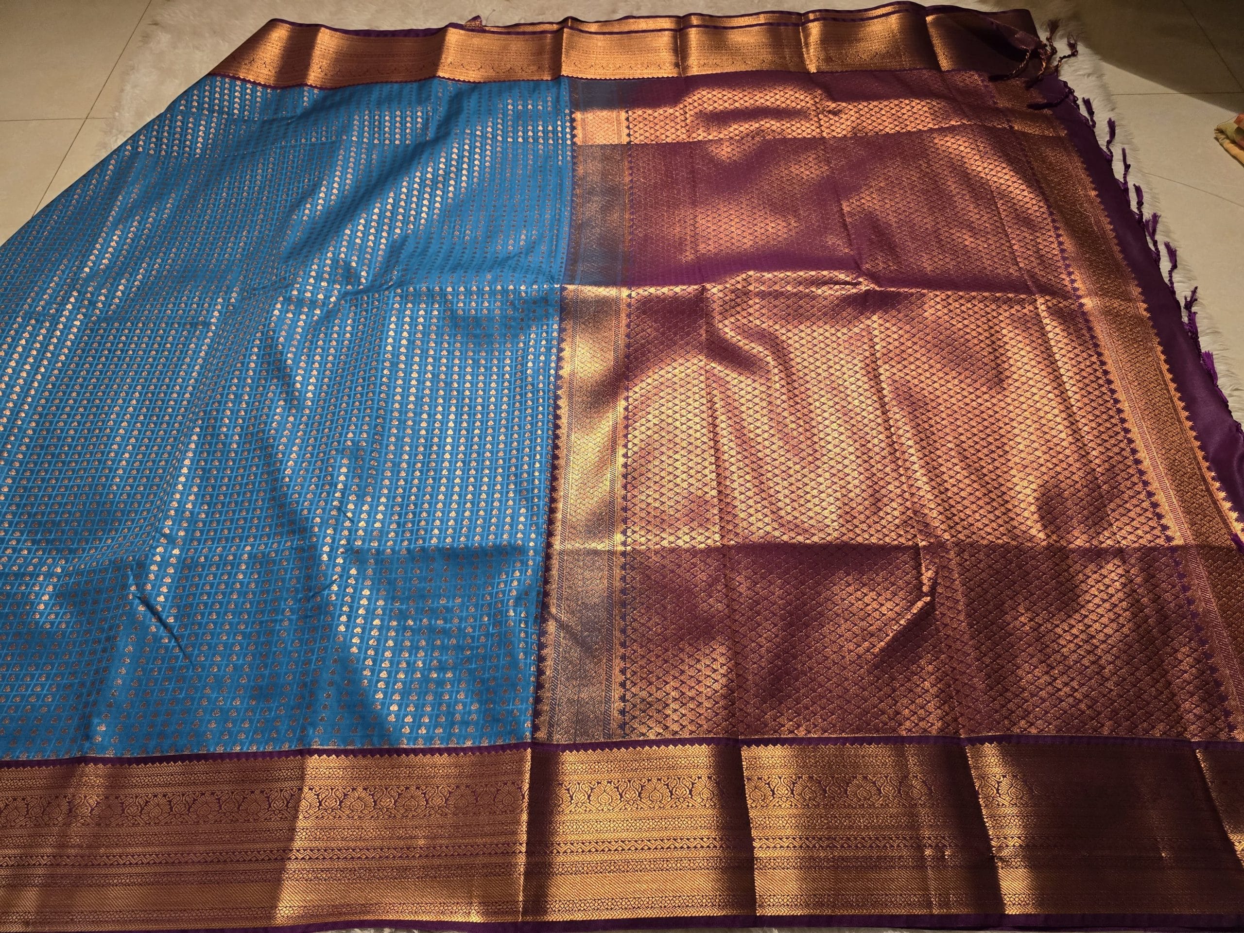 1000 BUTTAS-CERULEAN BLUE WITH MAGENTA SAREE