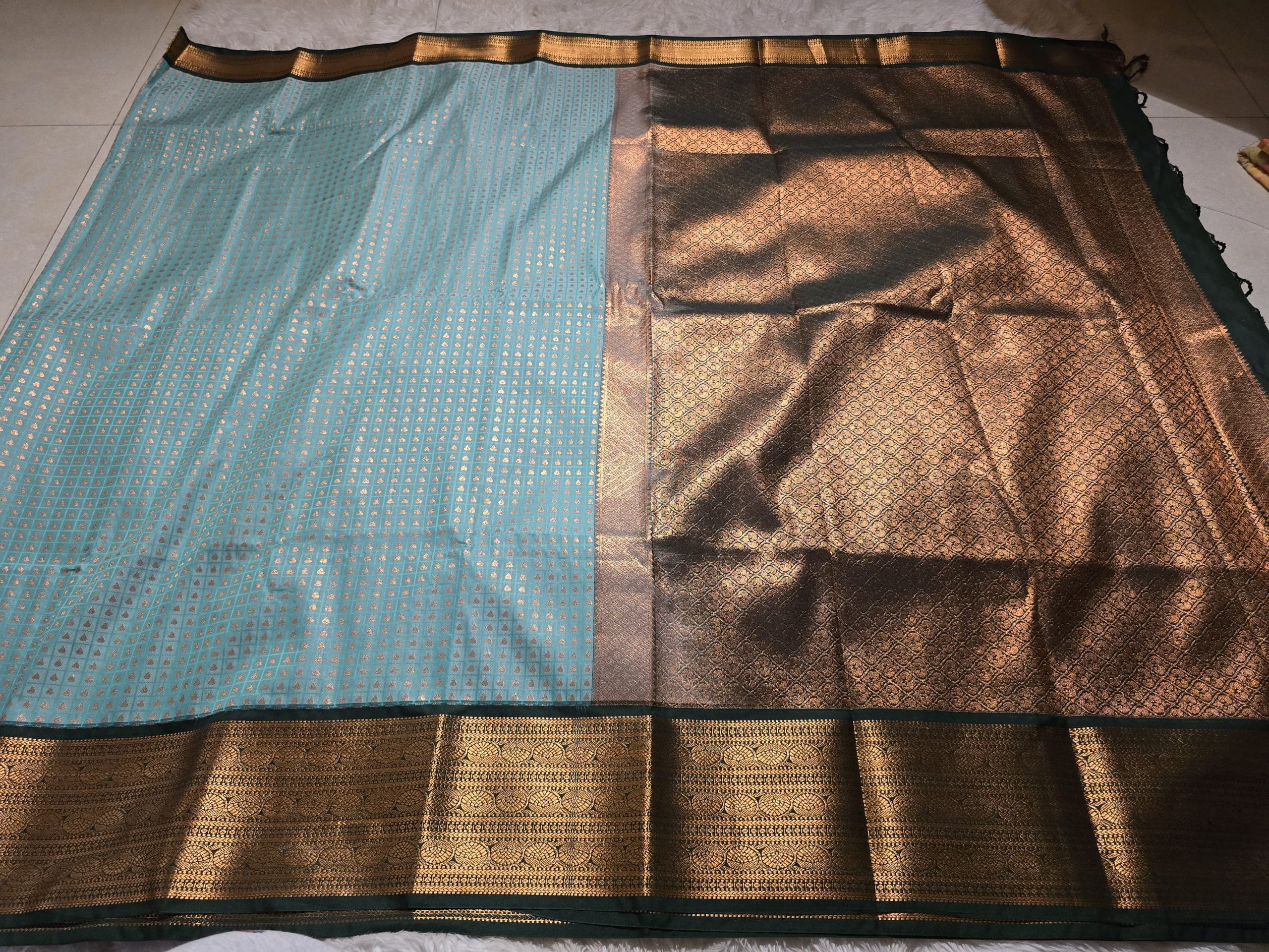 1000 BUTTAS-TEAL GREEN WITH BOTTLEGREEN