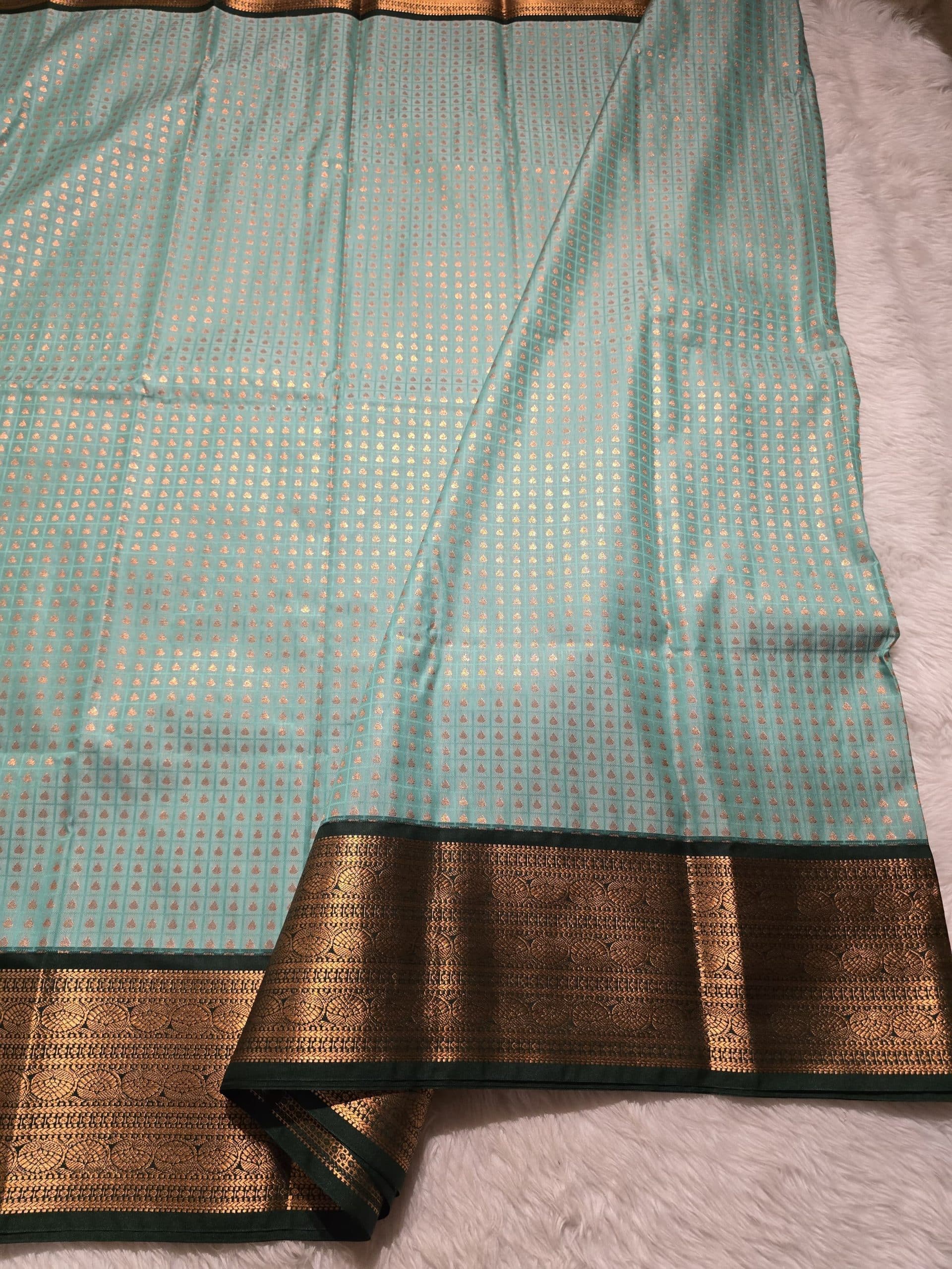 1000 BUTTAS-TEAL GREEN WITH BOTTLEGREEN
