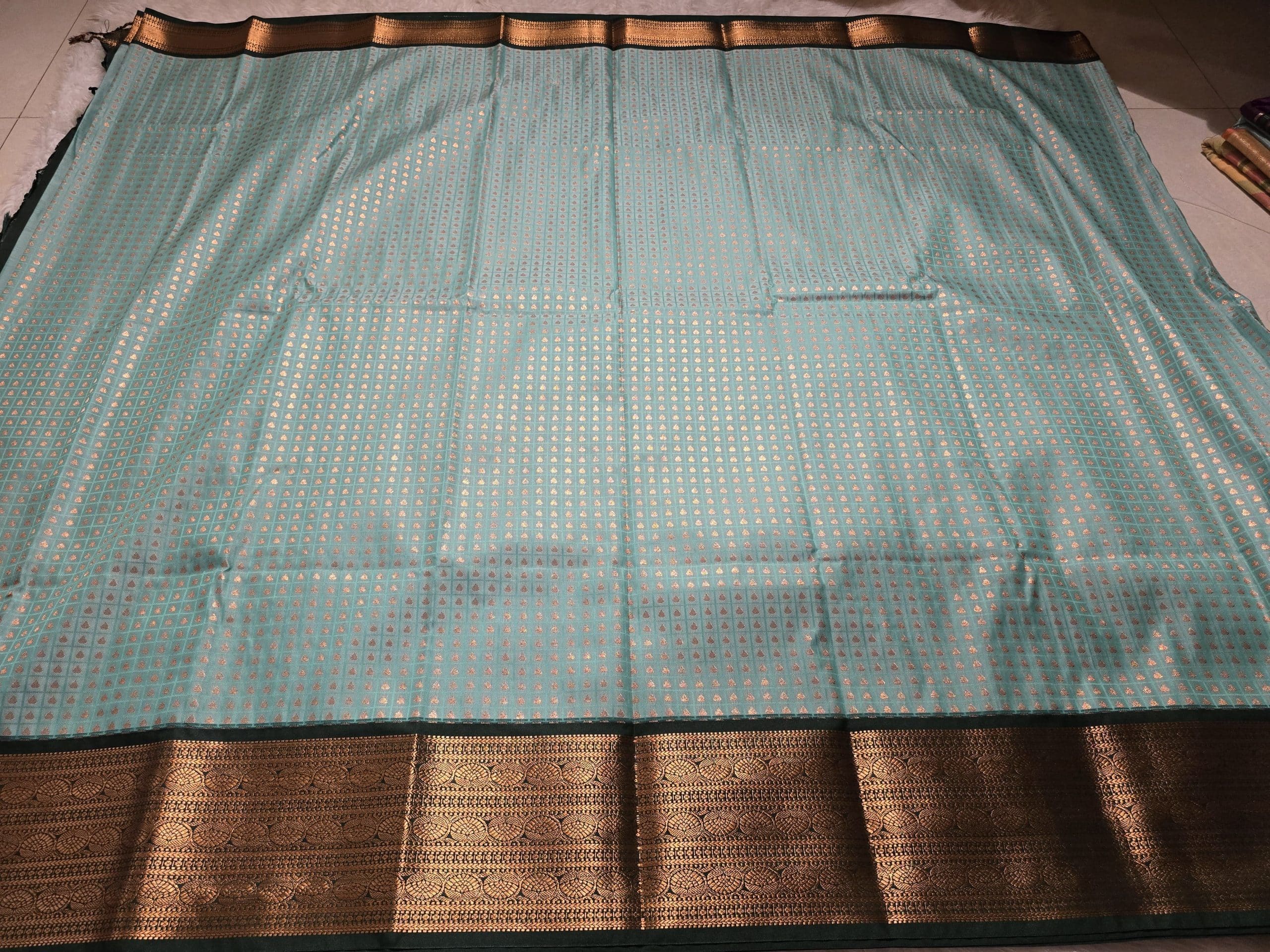 1000 BUTTAS-TEAL GREEN WITH BOTTLEGREEN