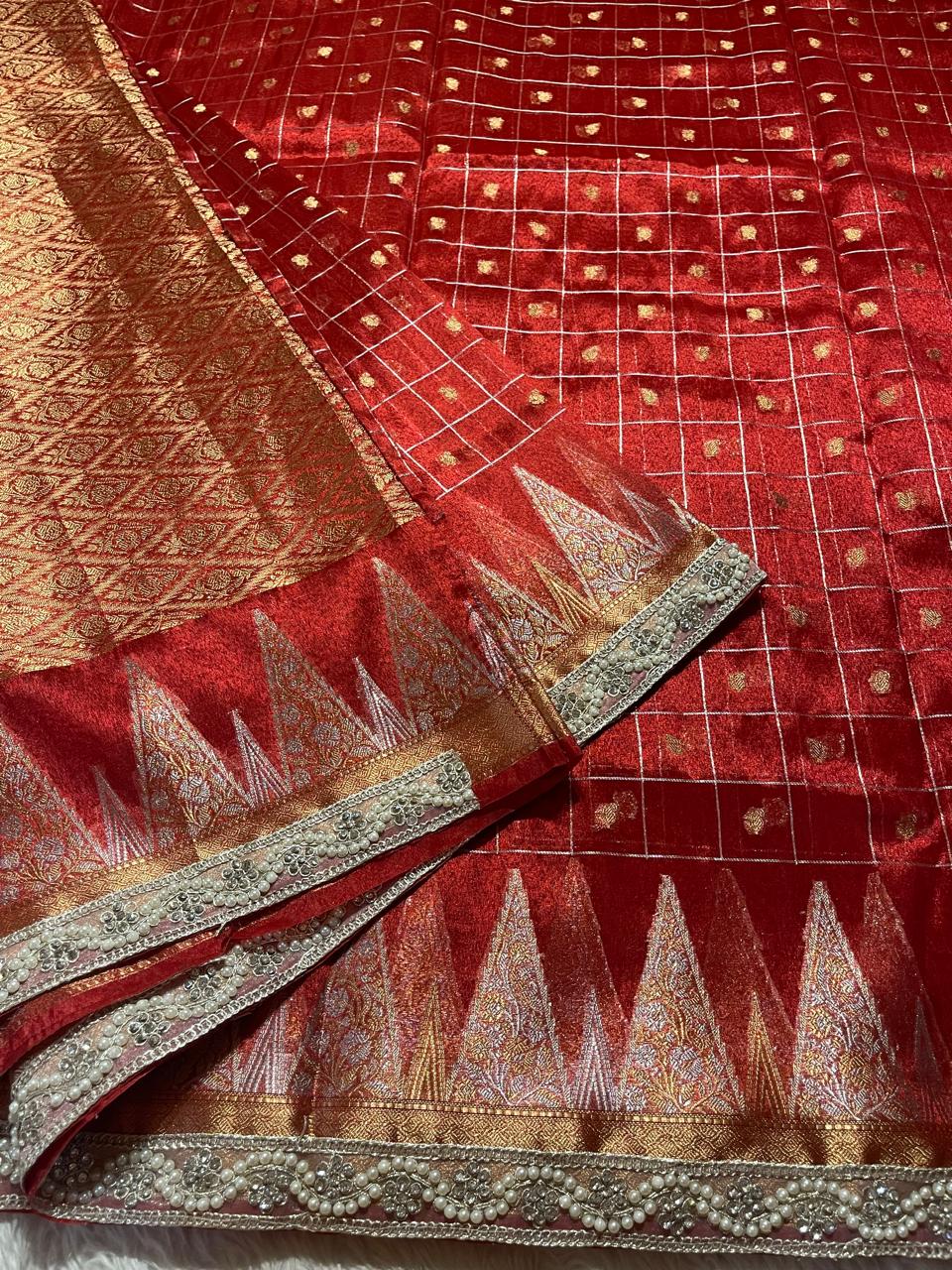 RADHI CHECKS LACE-RED SAREE