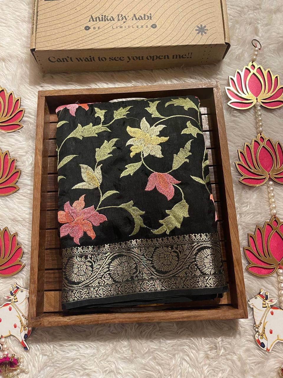 KIRTI-BLACK SAREE