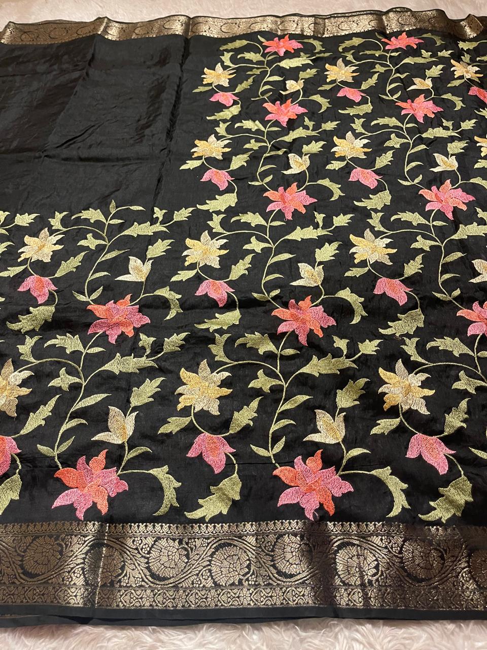 KIRTI-BLACK SAREE