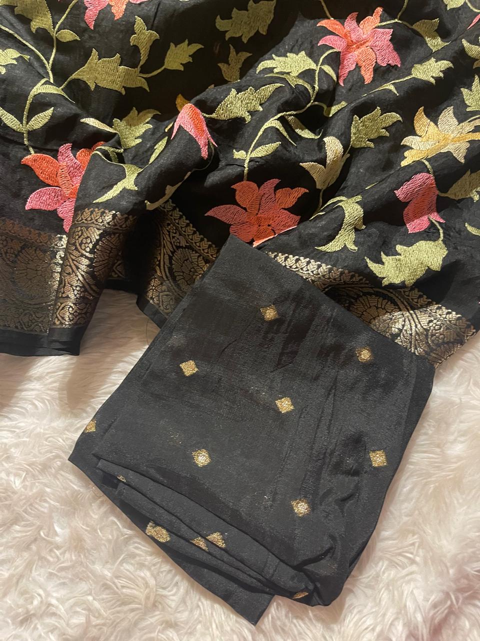 KIRTI-BLACK SAREE