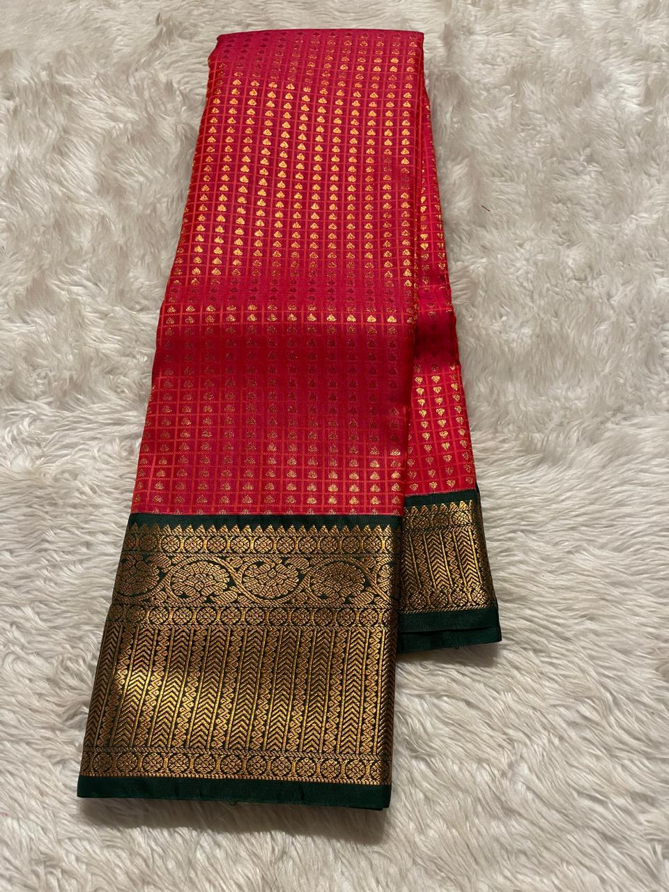 1000 BUTTAS-DARK PEACH WITH BOTTLE GREEN