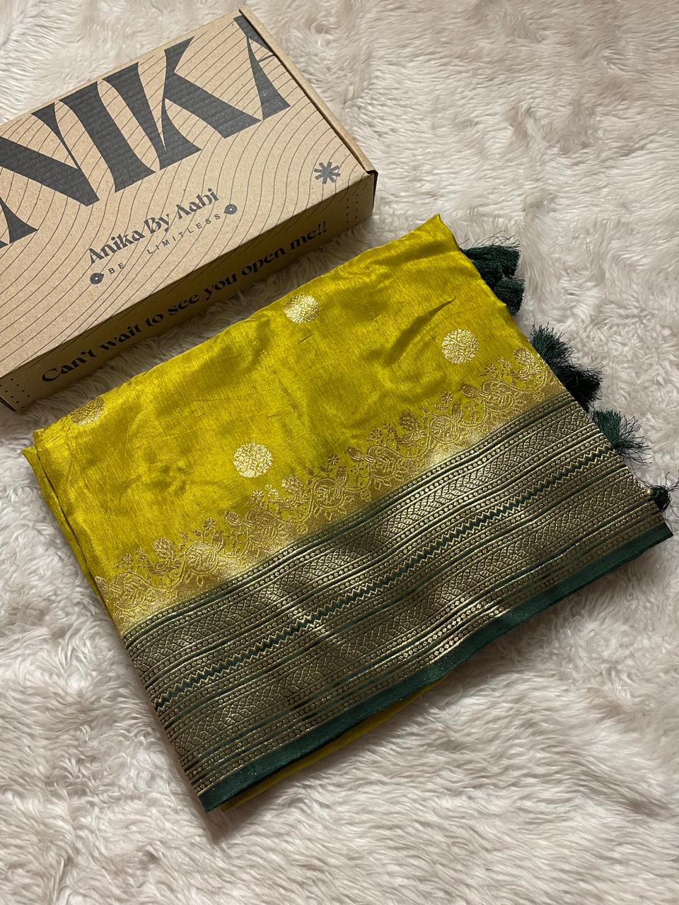 VINTAGE BANARASI-GREEN DUAL TONE SAREE