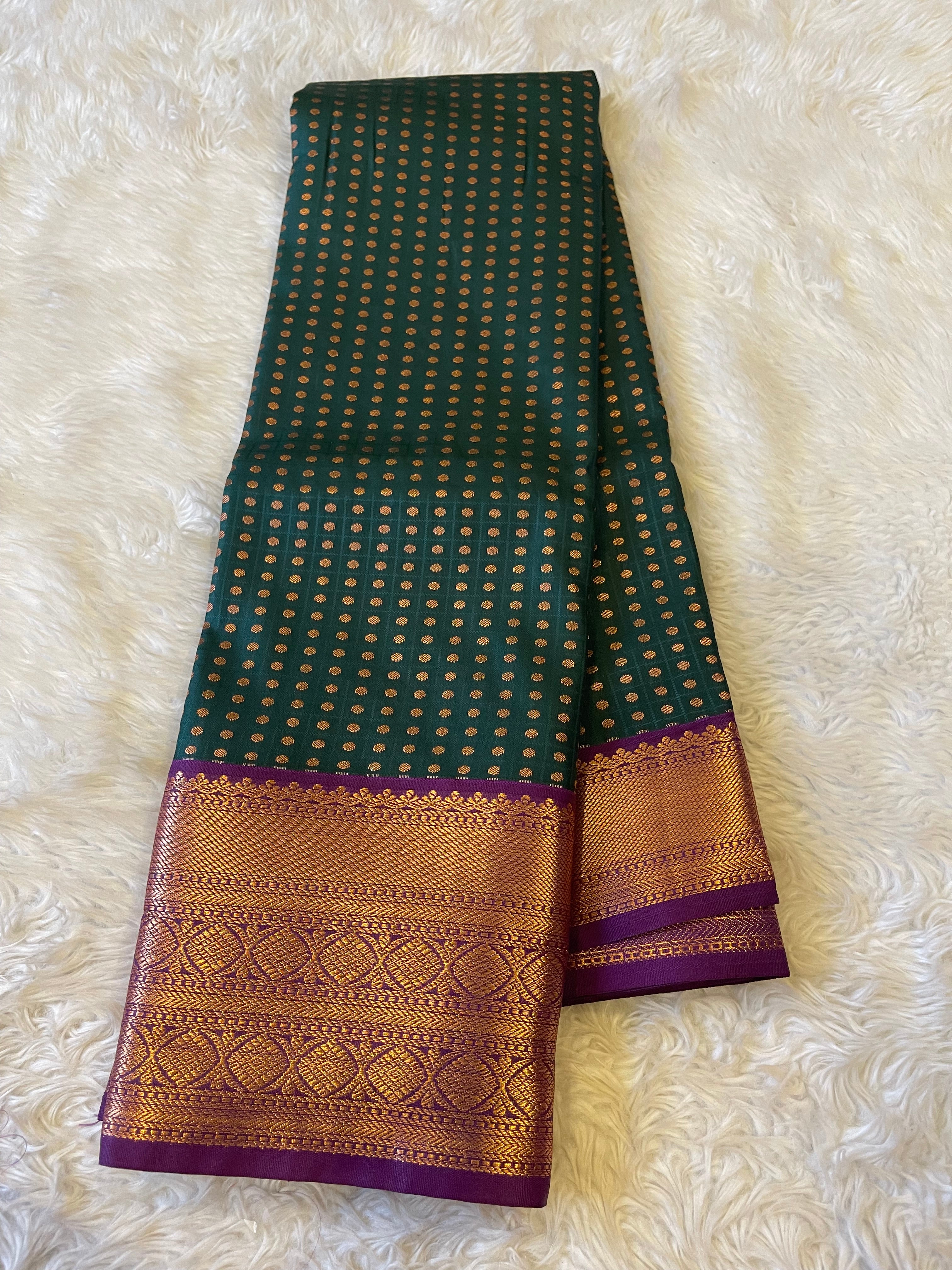 1000 BUTTAS-BOTTLEGREEN WITH MAGENTA SAREE