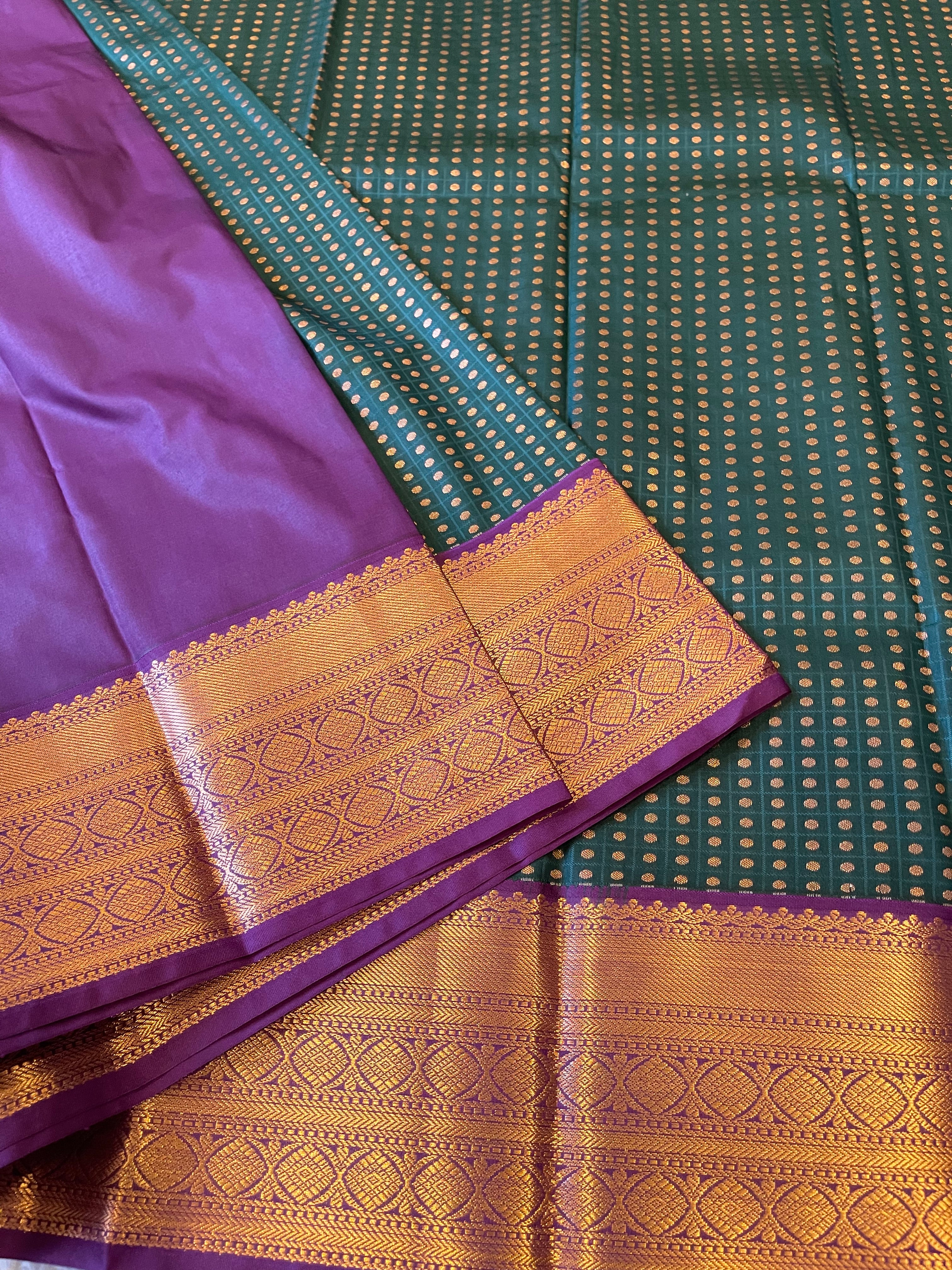 1000 BUTTAS-BOTTLEGREEN WITH MAGENTA SAREE