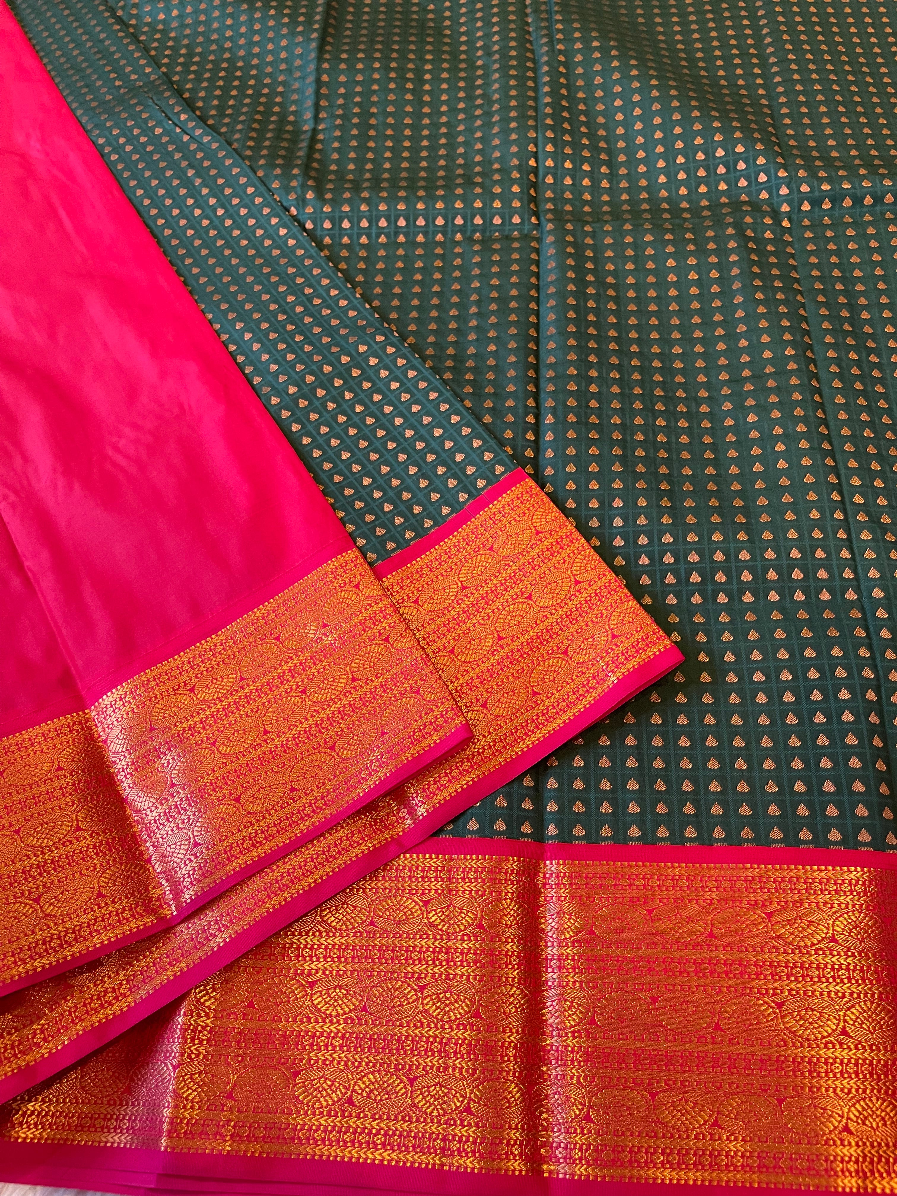1000 BUTTAS-BOTTLEGREEN WITH PINK