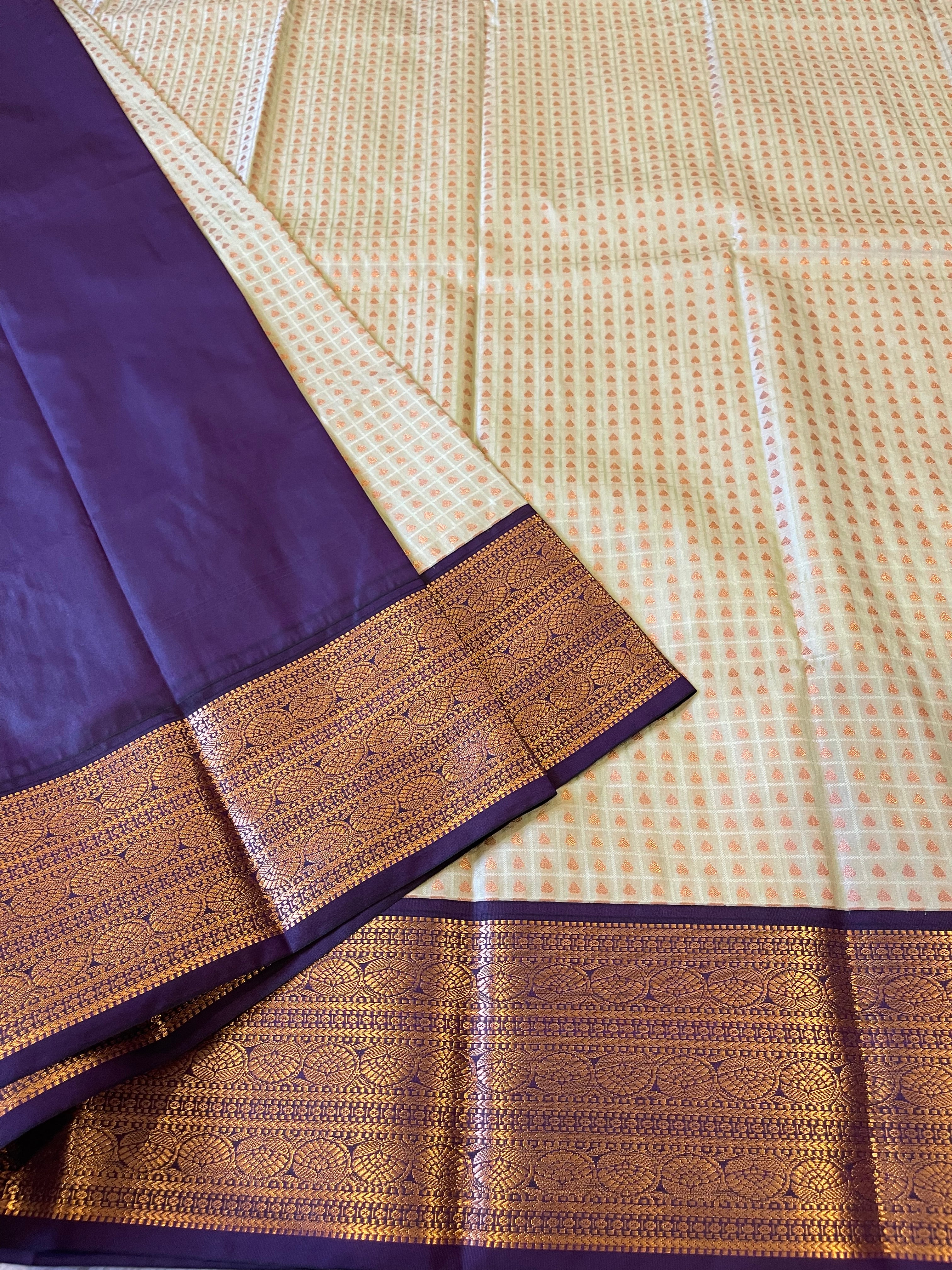 1000 BUTTAS-BEIGE WITH OLDMAGENTA SAREE