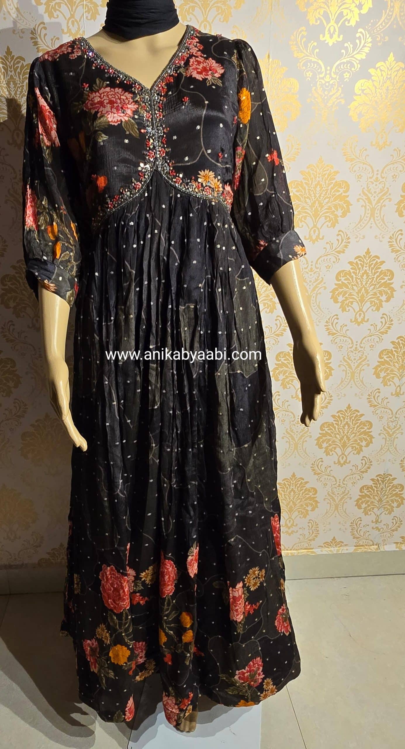 BLACK ALIA CUT AnikaByAabi BLACK ALIA CUT AnikaByAabi